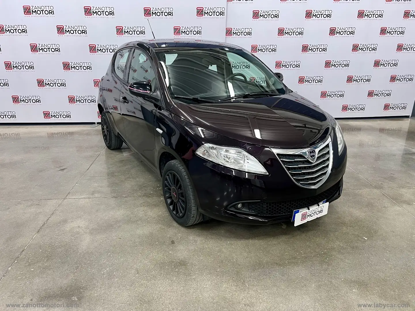Lancia Ypsilon 0.9 T.Air 85CV 5p. Met.Ec. Gold COLORAZIONE UNICA Lilla - 2