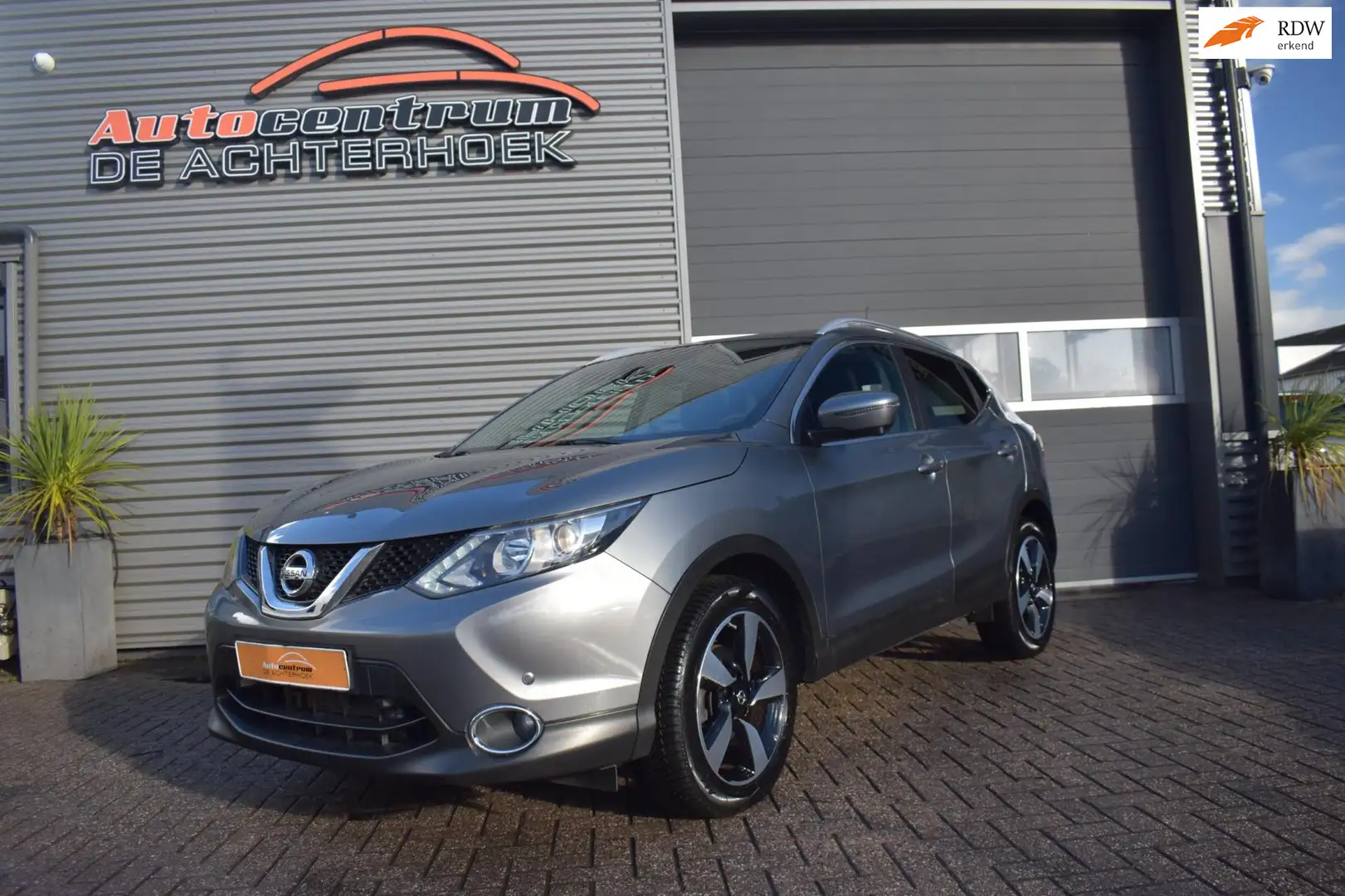 Nissan Qashqai 1.2 Tekna Navi / Glasdak / 1 jaar GARANTIE!! Grau - 1