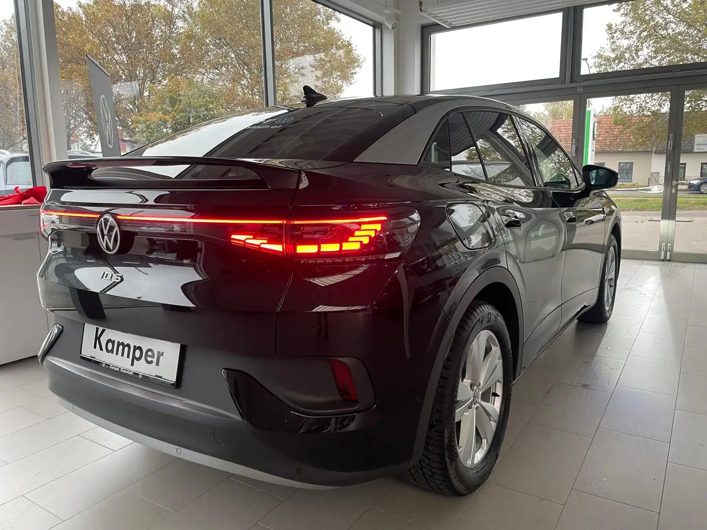 Volkswagen ID.5 Pro Performance 150 kW Schwarz - 2