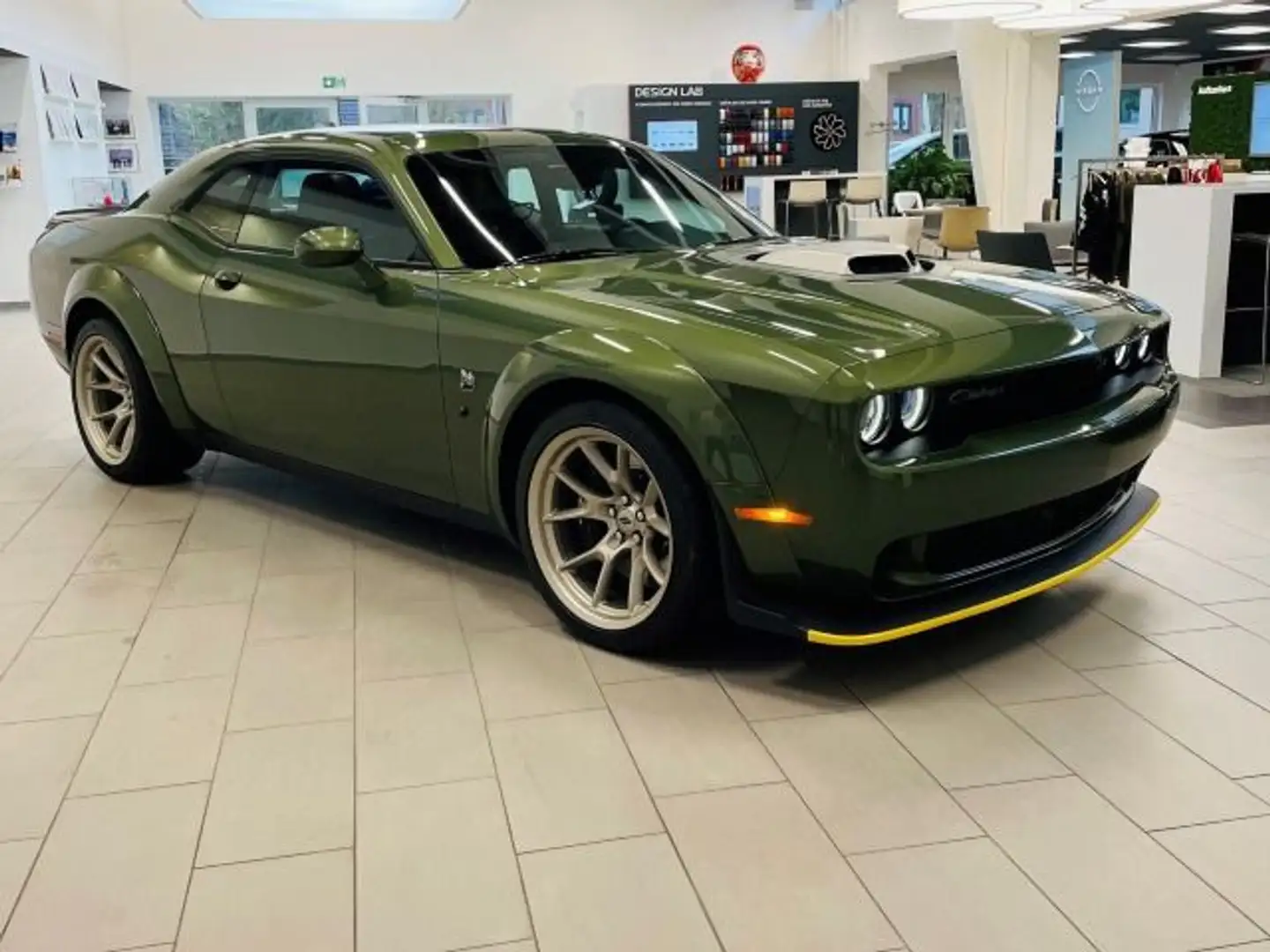 Dodge Challenger 6.4 V8 SCAT PACK WB SWINGER LAST CALL Schwarz - 2