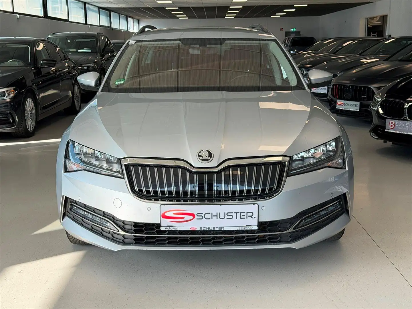Skoda Superb Kombi 1,4 TSI PHEV Style DSG Silber - 2
