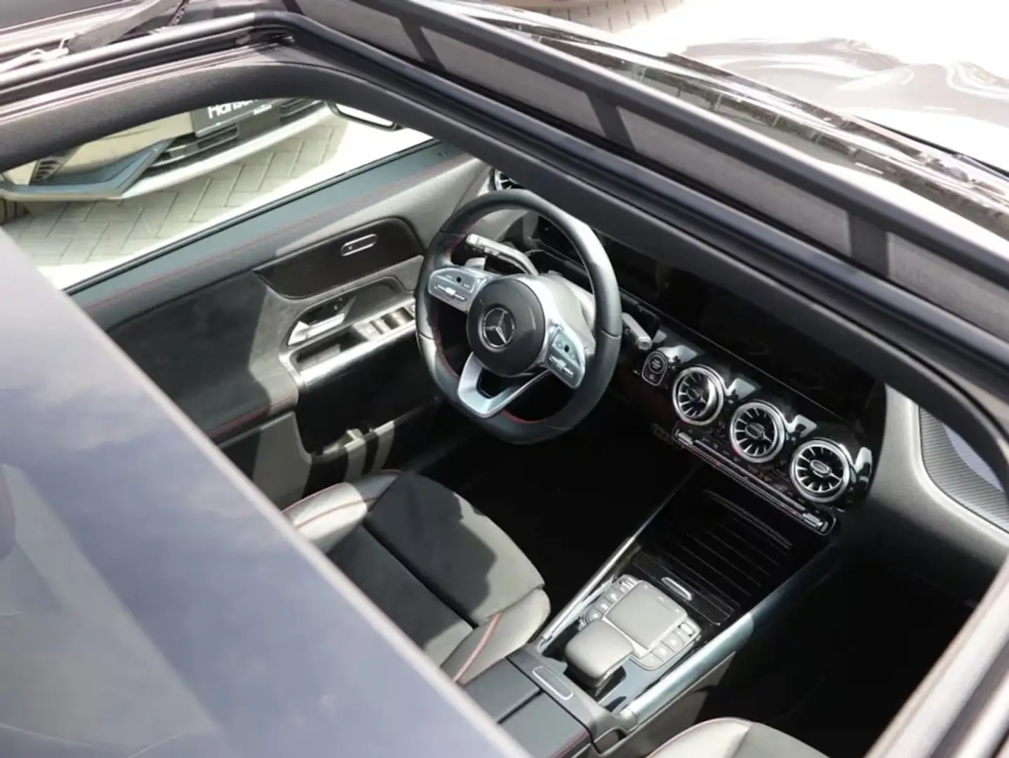 Mercedes-Benz GLA 180 GLA 180 Grigio - 1