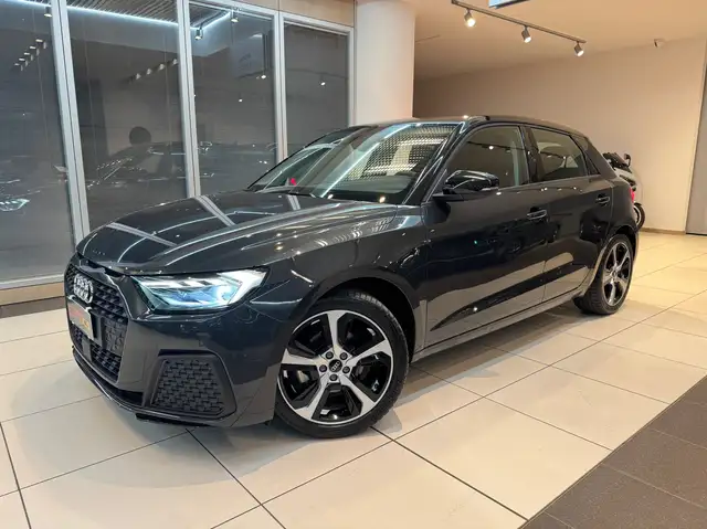Audi A1 view 3