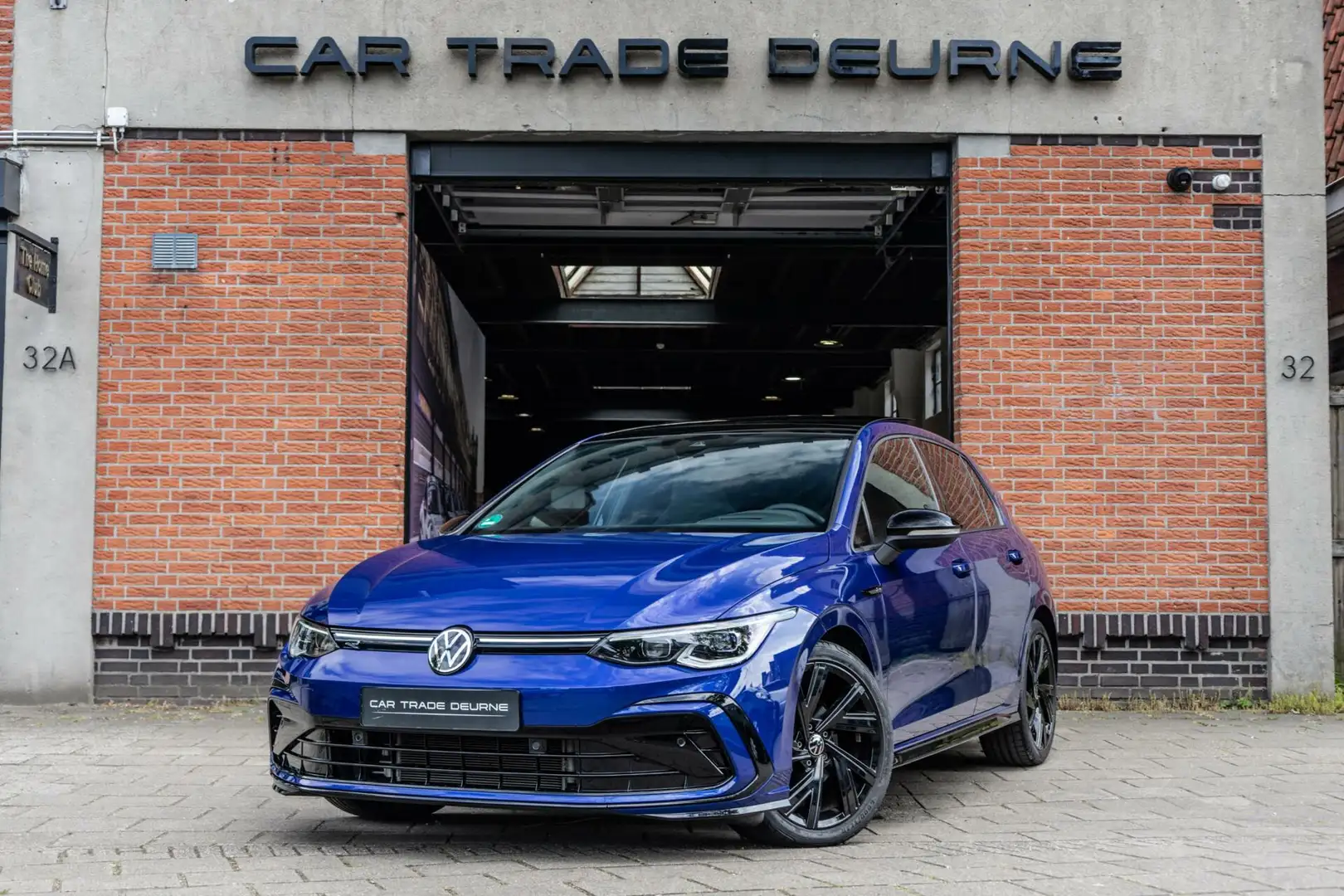 Volkswagen Golf 1.5 eTSI R-Line Pano / HUD / Camera Blau - 1