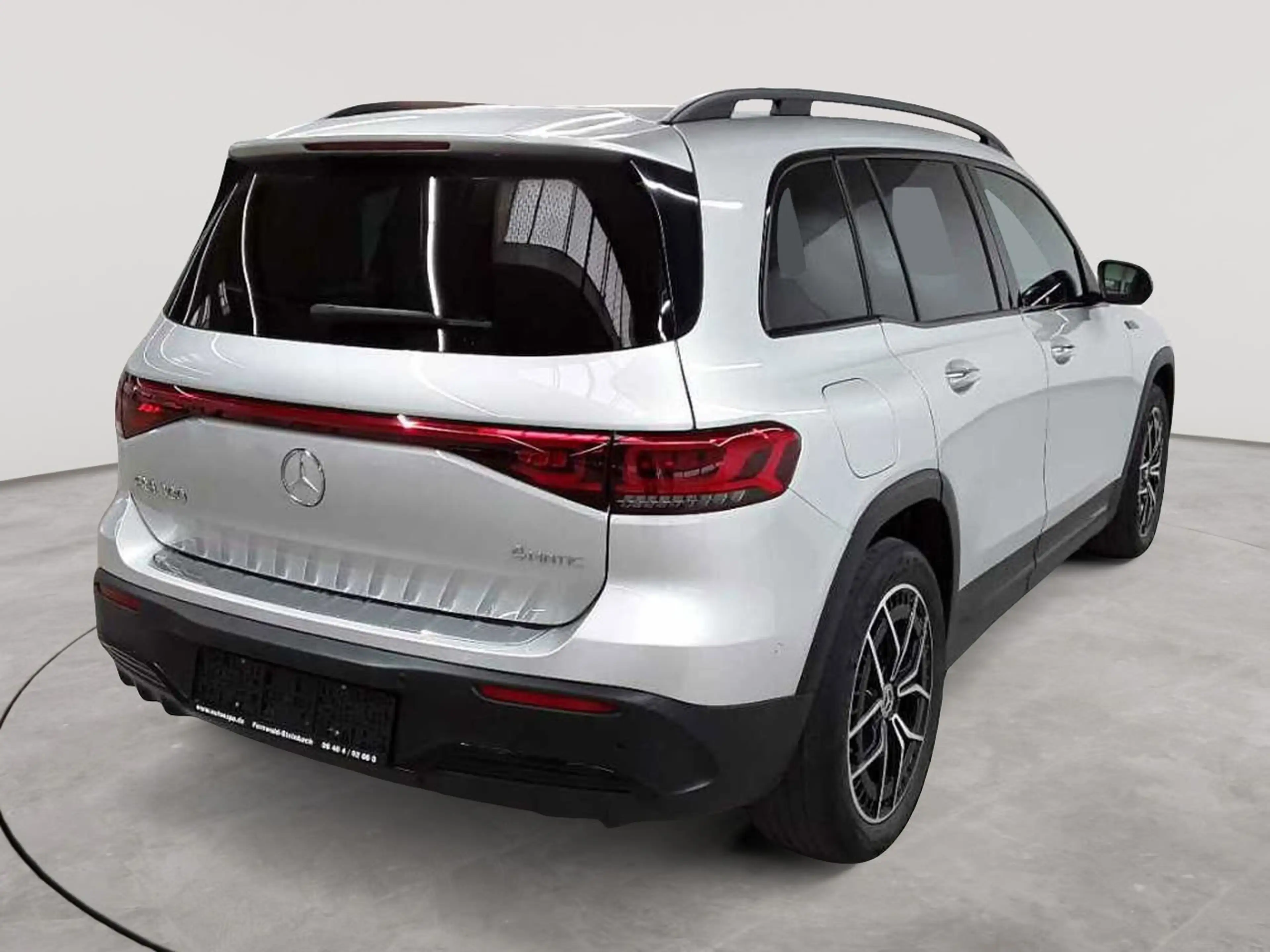 Mercedes-Benz EQB 300 EQB 300 4Matic AMG Line Advanced+ PANO — photo 4