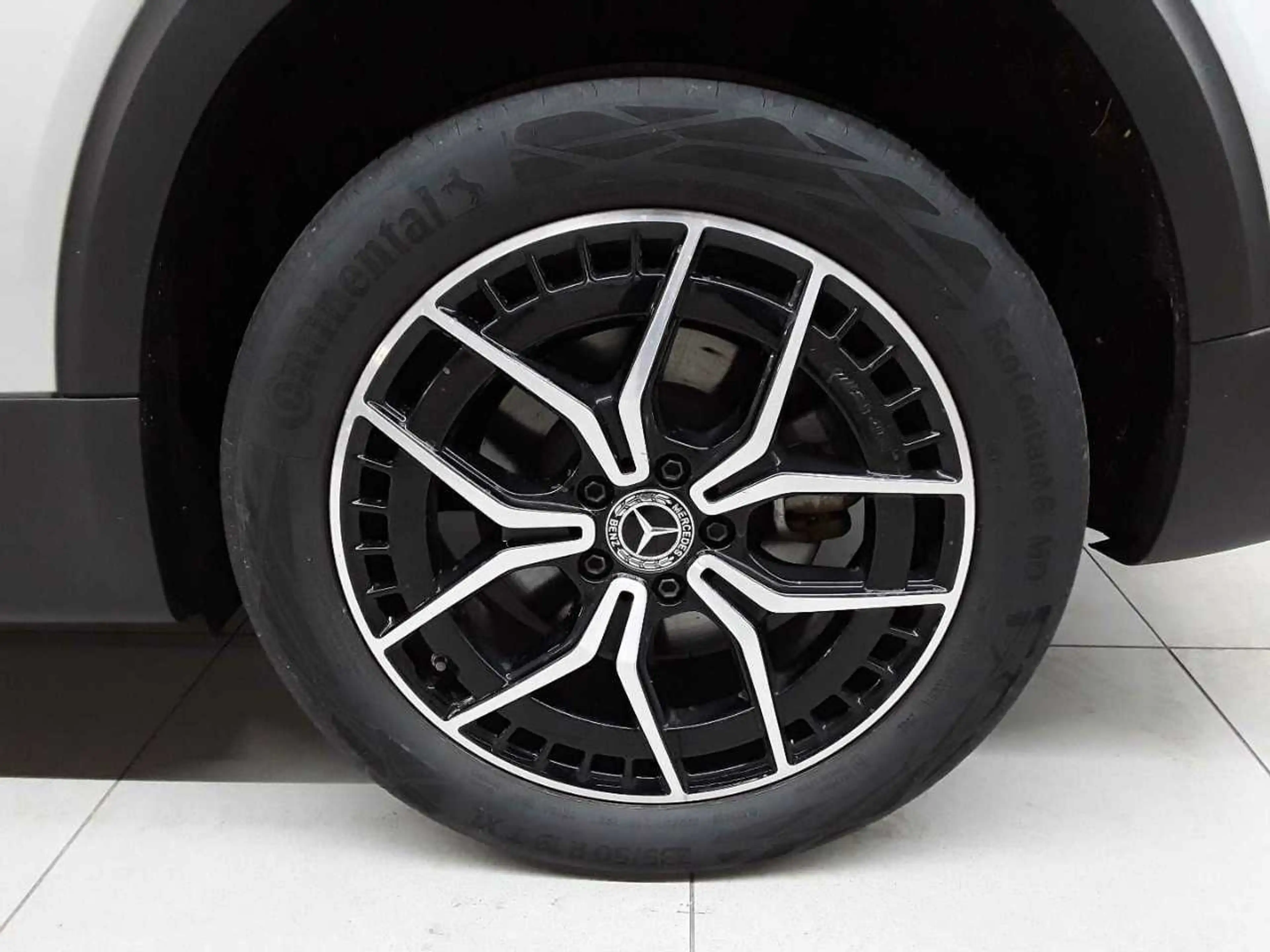 Mercedes-Benz EQB 300 EQB 300 4Matic AMG Line Advanced+ PANO — photo 18