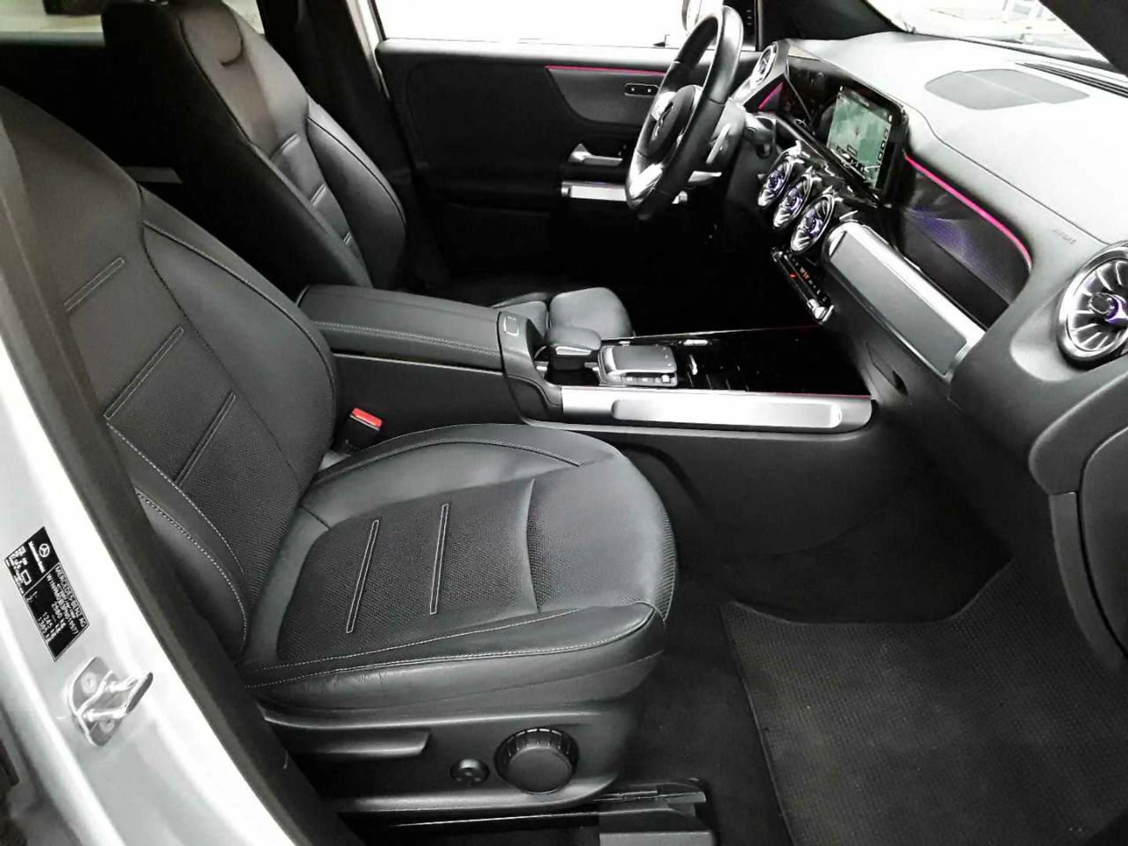 Mercedes-Benz EQB 300 EQB 300 4Matic AMG Line Advanced+ PANO — photo 8