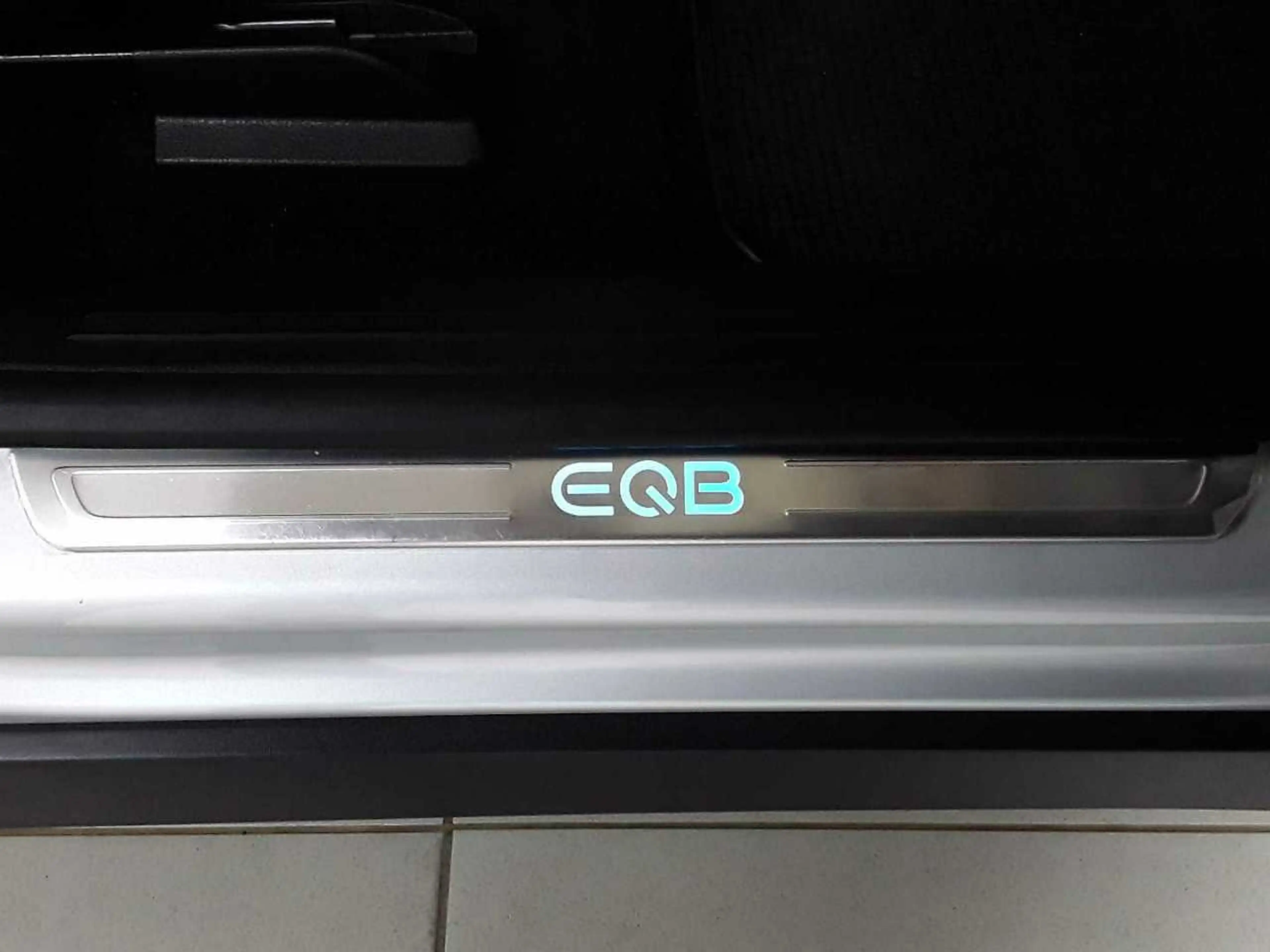 Mercedes-Benz EQB 300 EQB 300 4Matic AMG Line Advanced+ PANO — photo 20