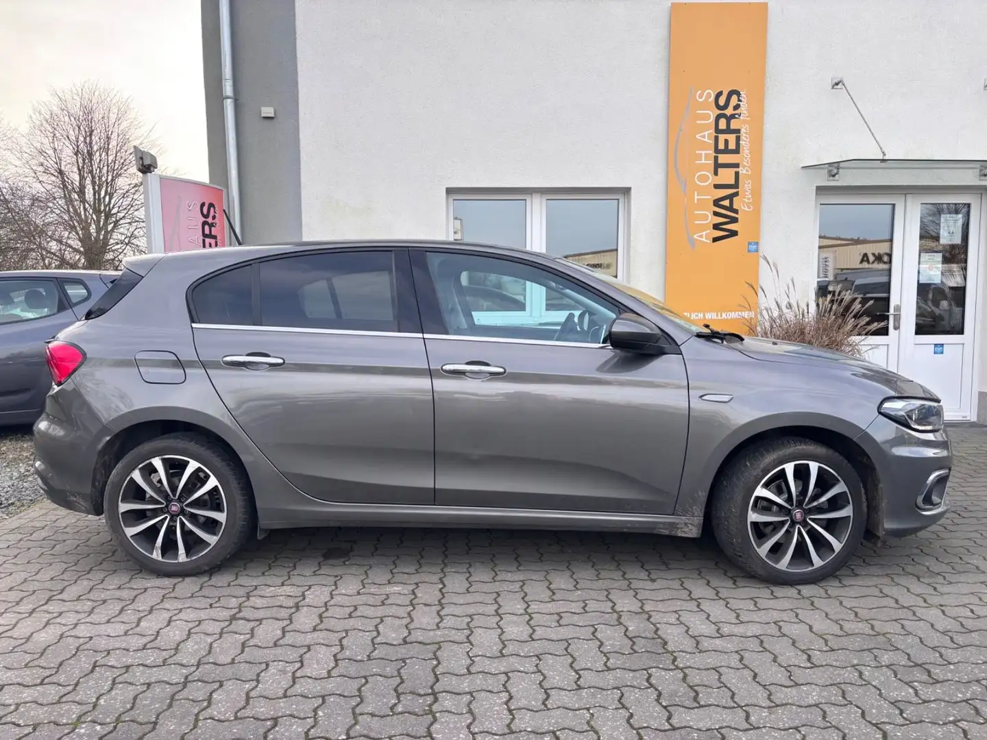 Fiat Tipo Lounge = Automatik - Navi - Tempomat - Pdc Grey - 2