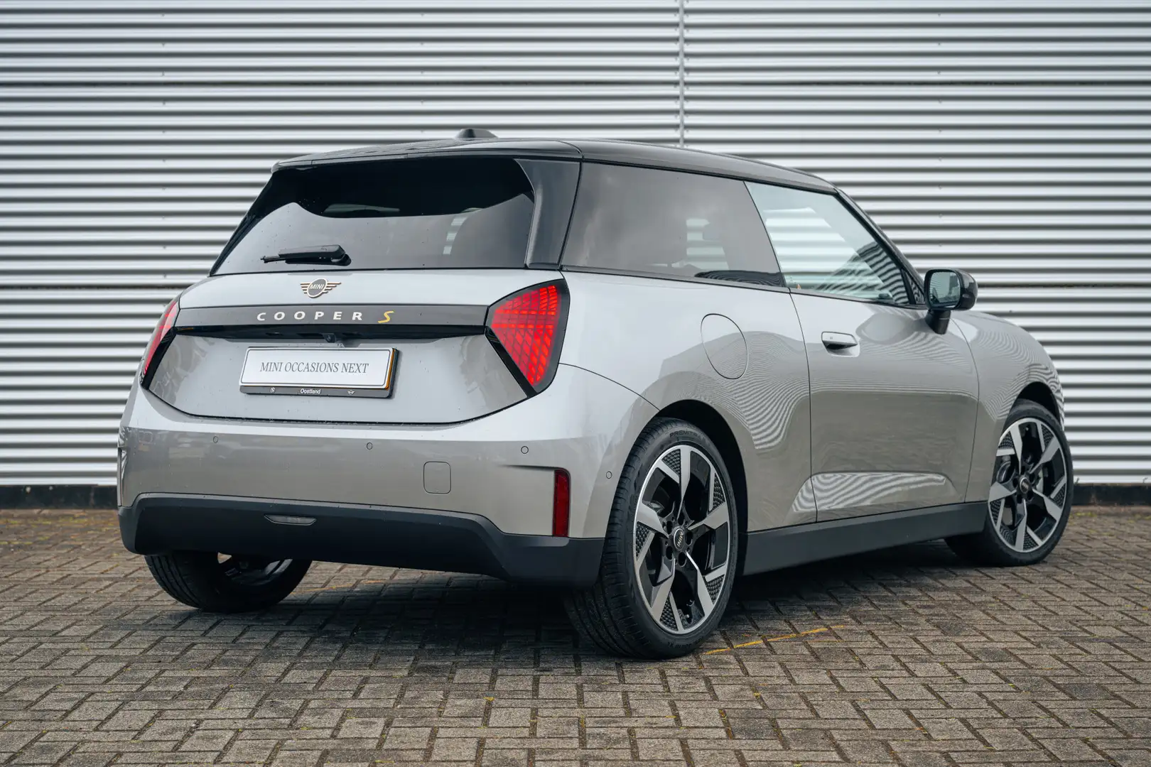 MINI Cooper SE Hatchback Classic / Panoramadak / LED / Head-Up / Silber - 2