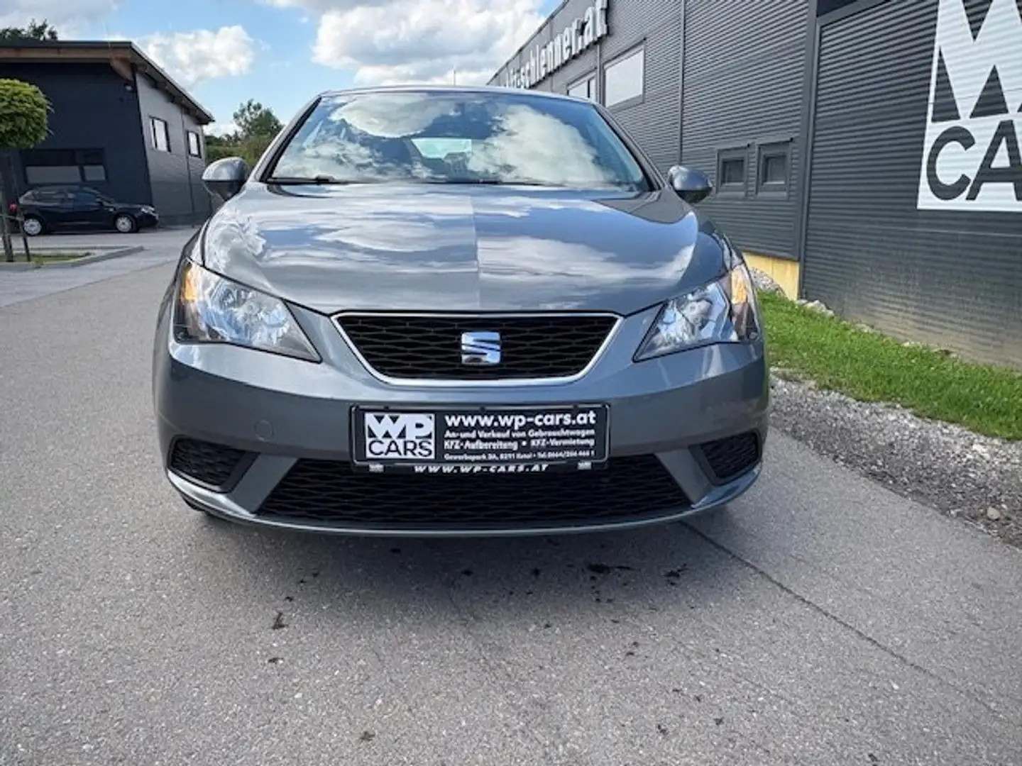 SEAT Ibiza 1,0 SOL Grau - 2