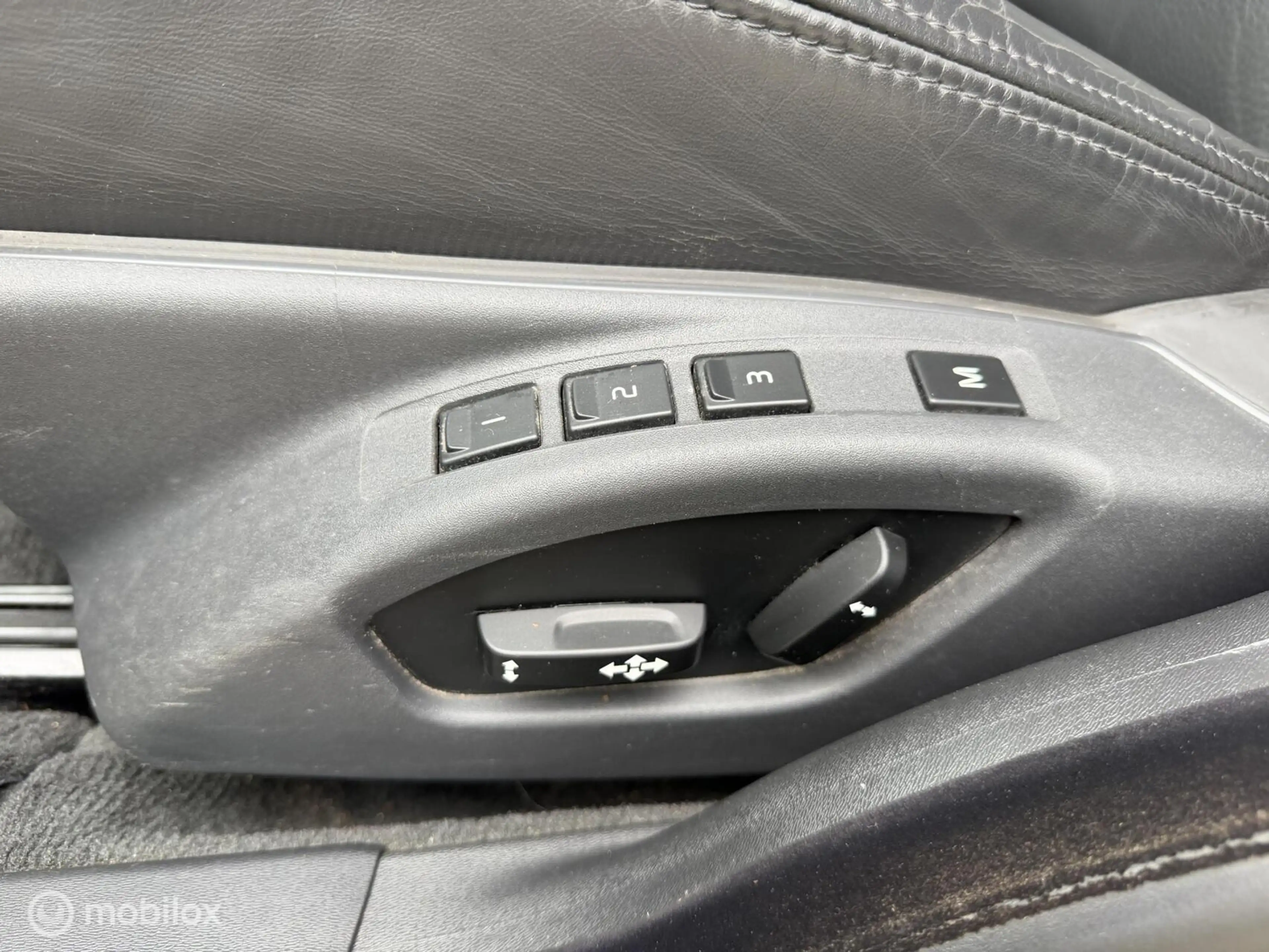 Volvo V70 2.5T Summum LEER / AUTOMAAT — photo 11