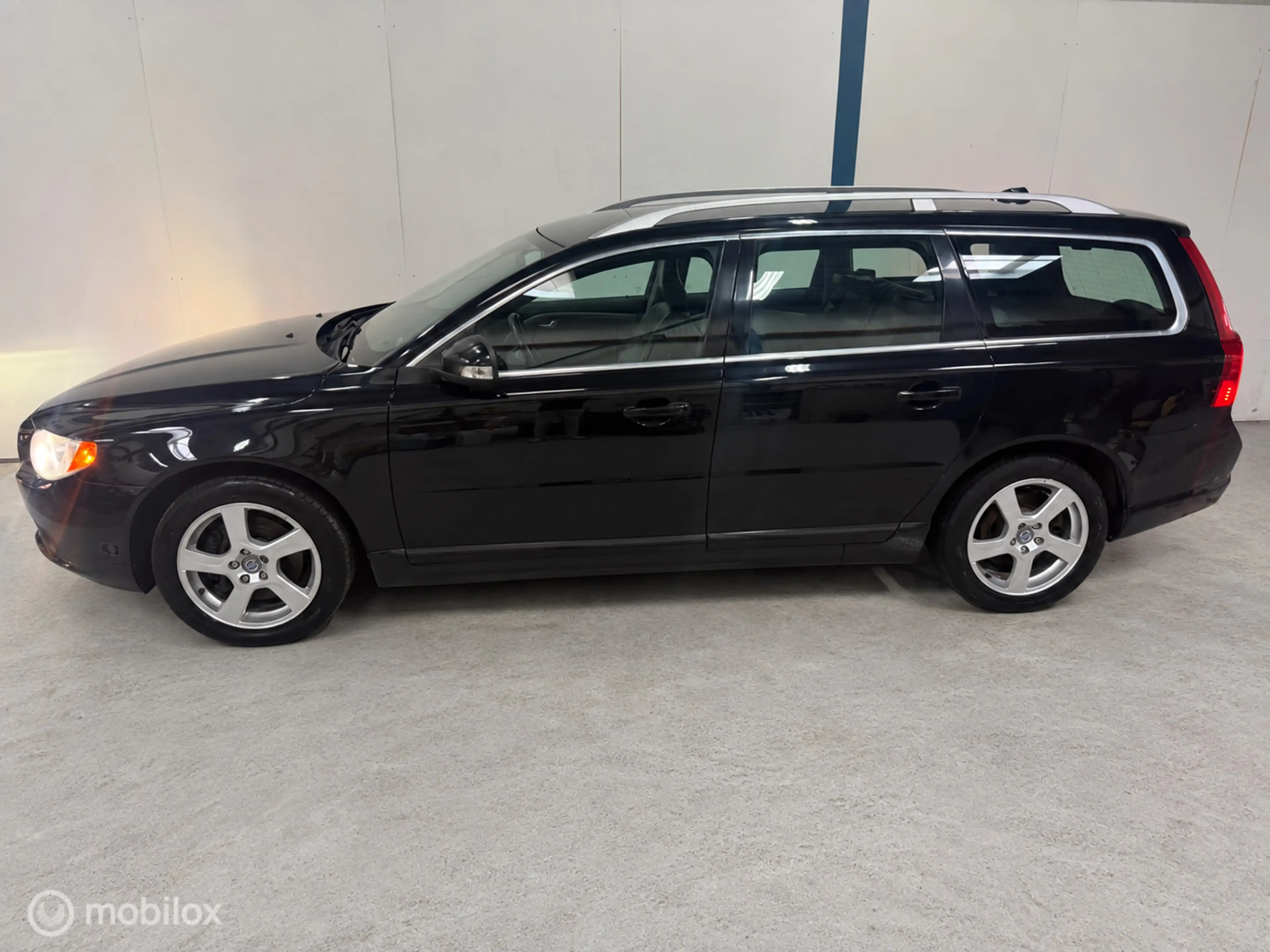 Volvo V70 2.5T Summum LEER / AUTOMAAT — photo 6