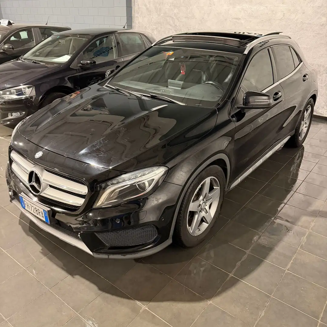 Mercedes-Benz GLA 200 GLA 200 D Automatic AMG NEOPATENTATI Noir - 2