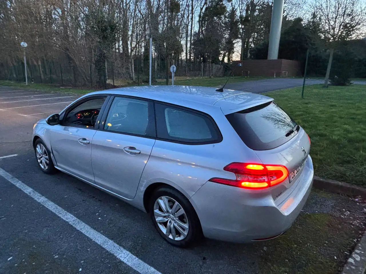 Peugeot 308 308 SW — photo 2