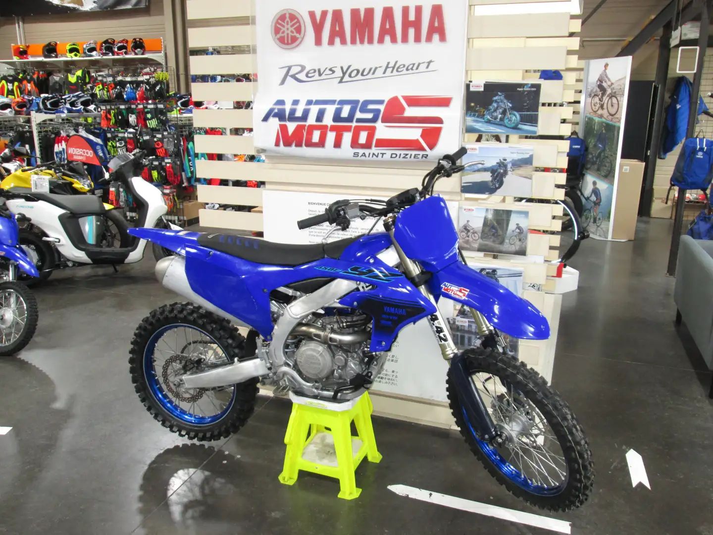 Yamaha Bleu - 1