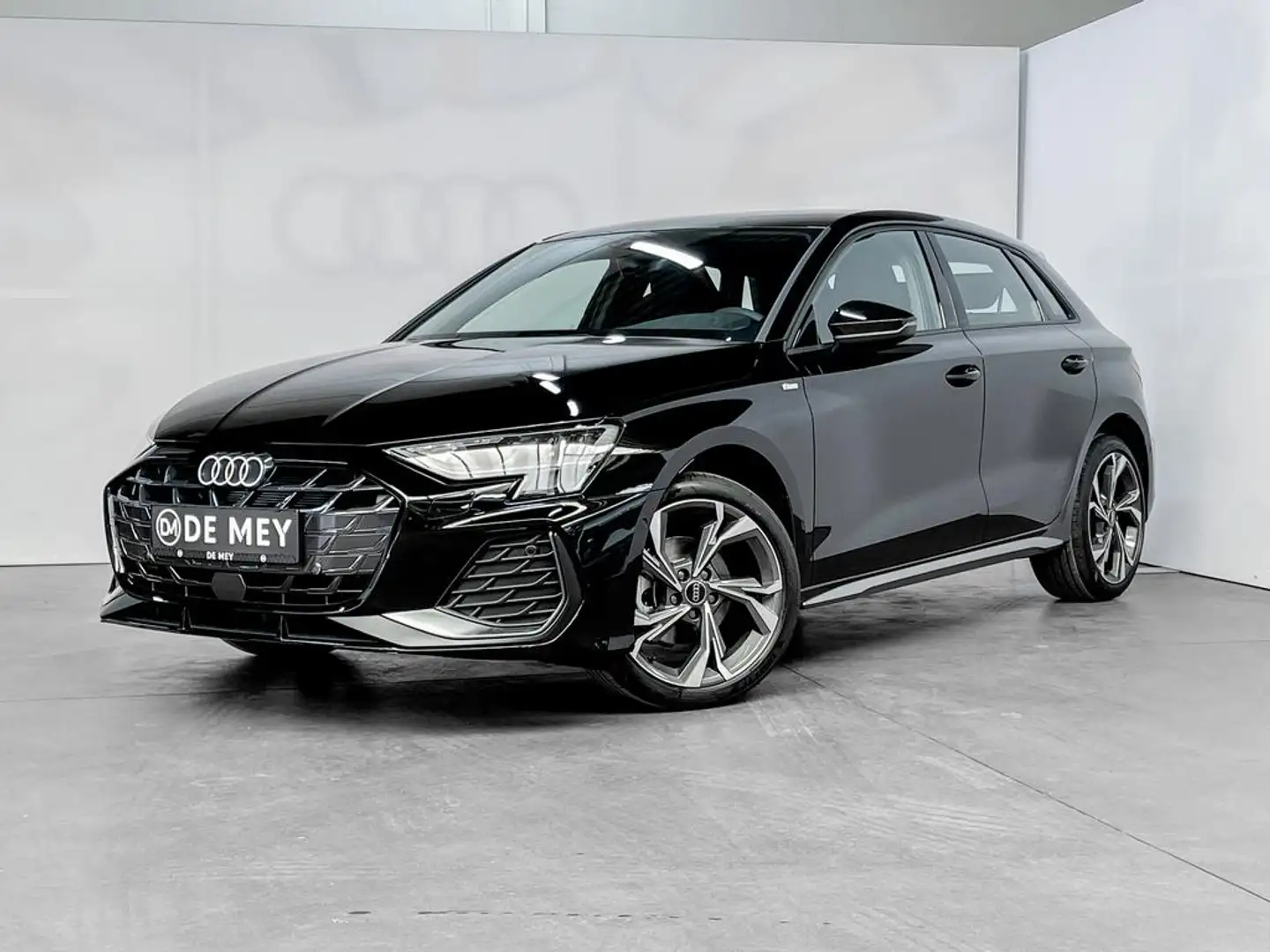 Audi A3 Sportback 30TFSI S-tronic S-Line Carplay / Camera  Zwart - 2