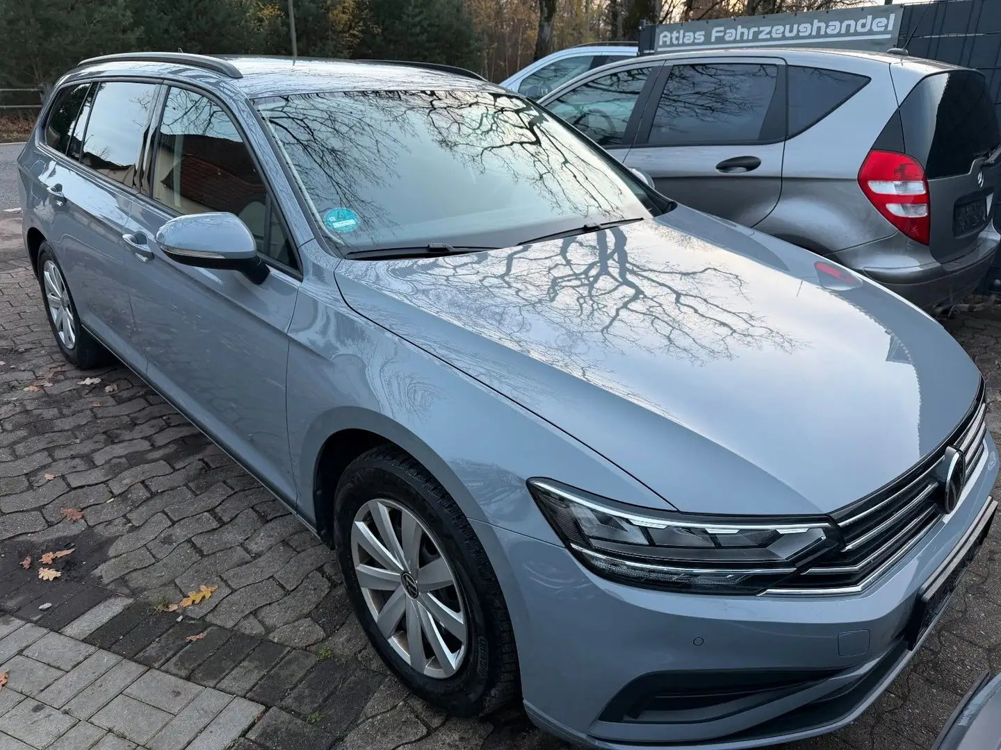 Volkswagen Passat Variant Conceptline,Autom.,Kamera,Navi Grau - 2