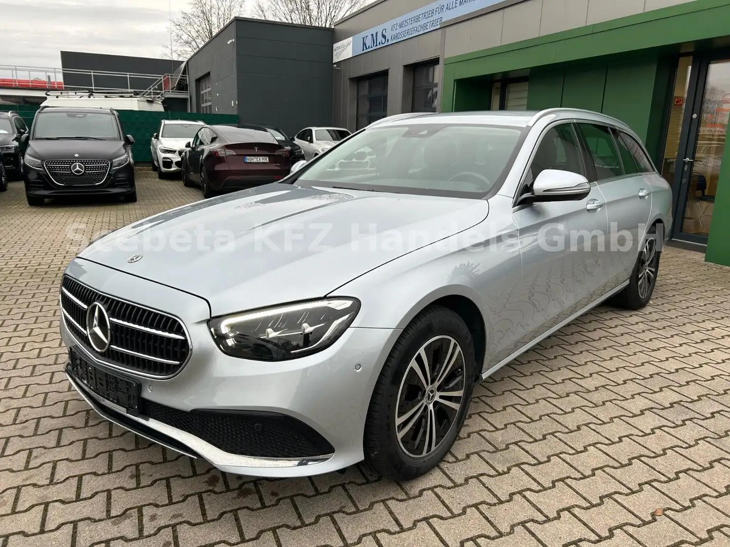Mercedes-Benz E 220 d T. Avantgarde -Widescr.-DAB-Totw.-RFK-LED Zilver - 1