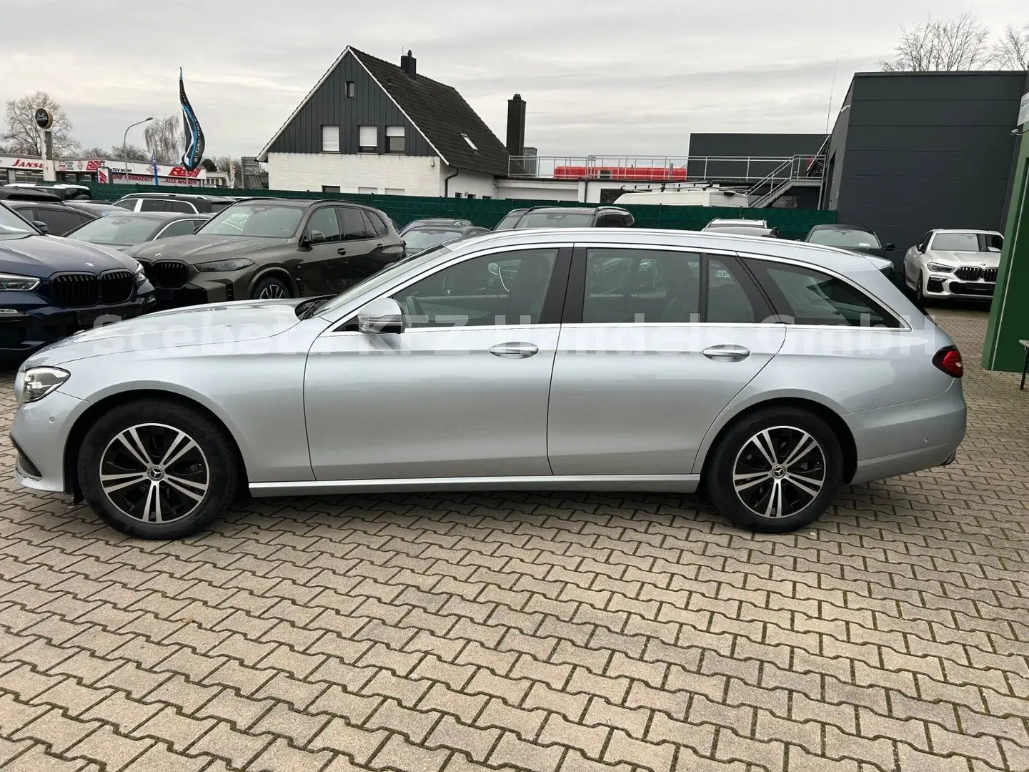 Mercedes-Benz E 220 d T. Avantgarde -Widescr.-DAB-Totw.-RFK-LED Zilver - 2