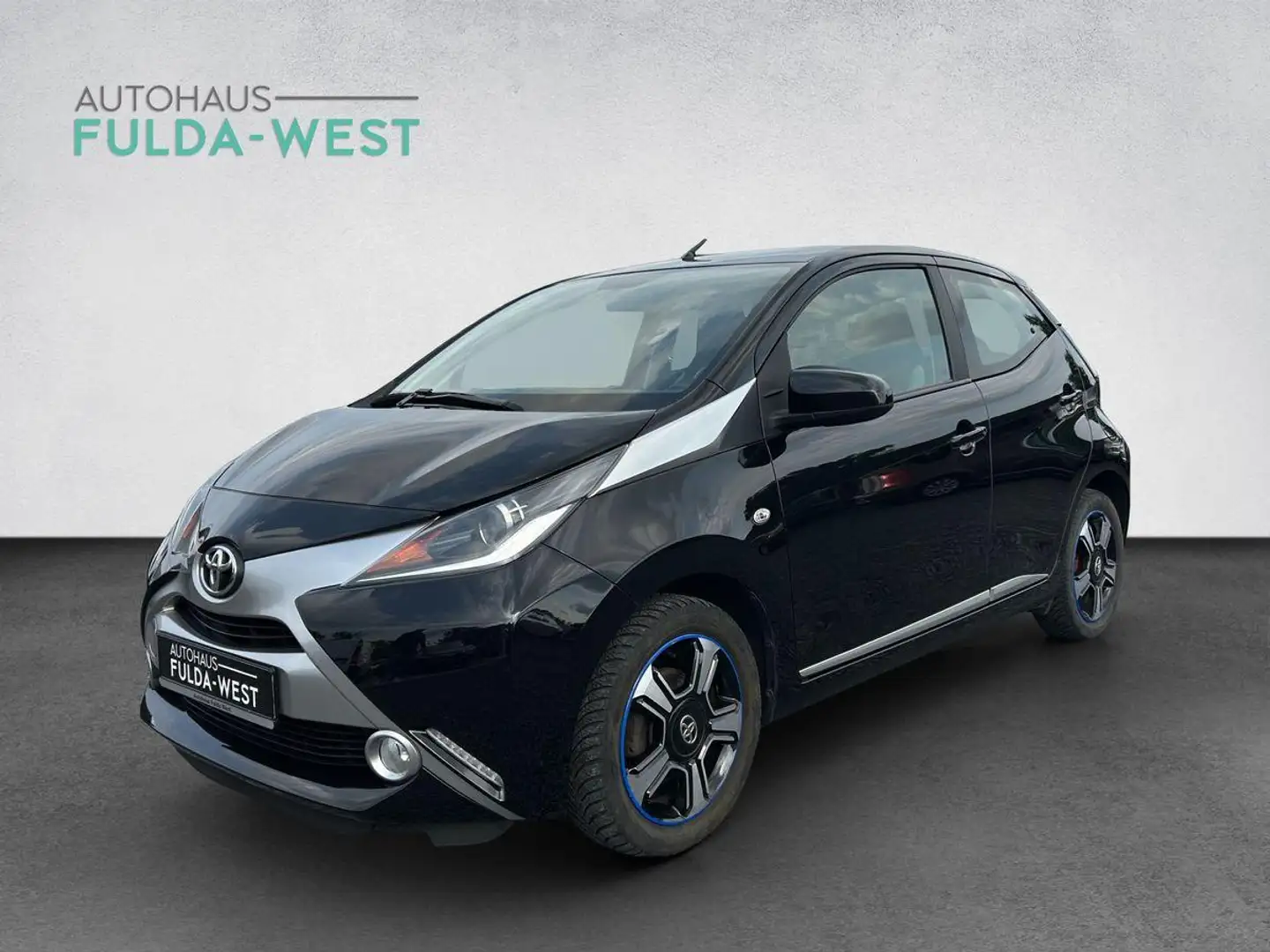 Toyota Aygo 1.0 x-clusive Aut. Kamera Garantie Klimaaut Schwarz - 1