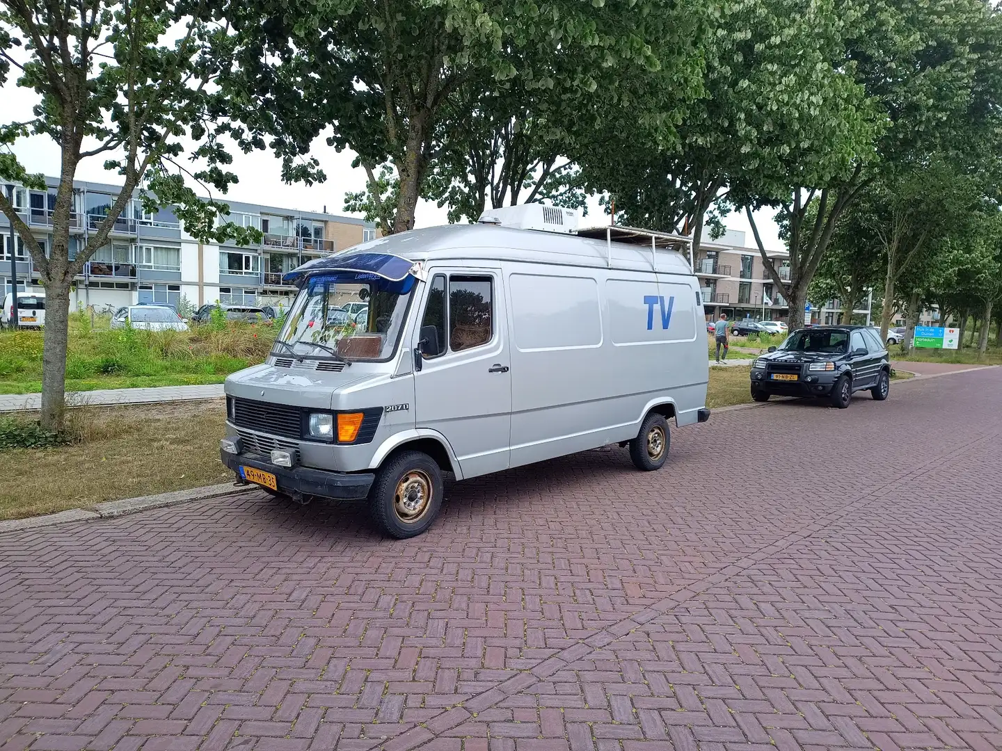 Mercedes-Benz 208 (207d  werkelijke type) - 1