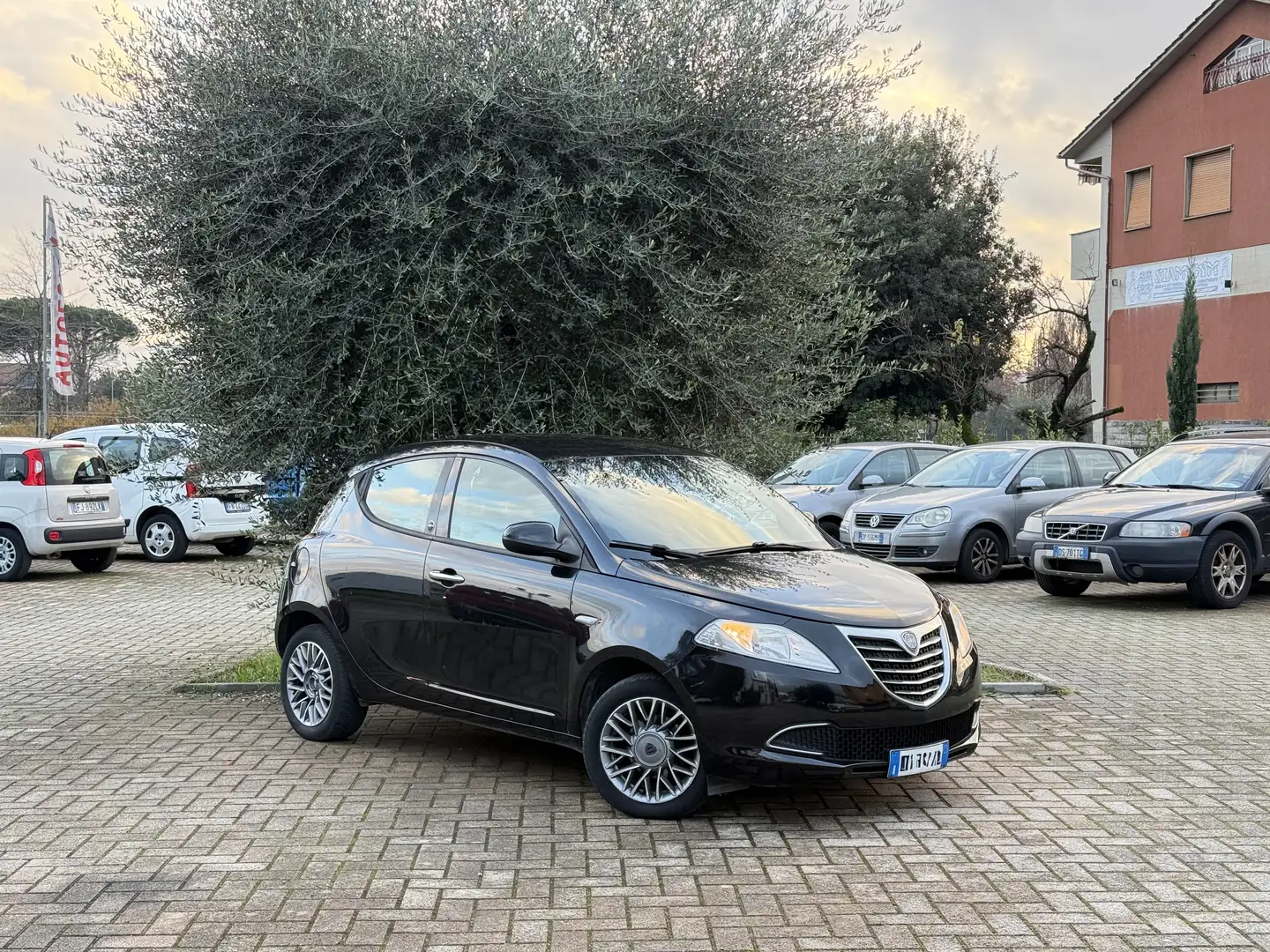 Lancia Ypsilon 1.2 8v Gold ecochic Gpl 69cv Nero - 1