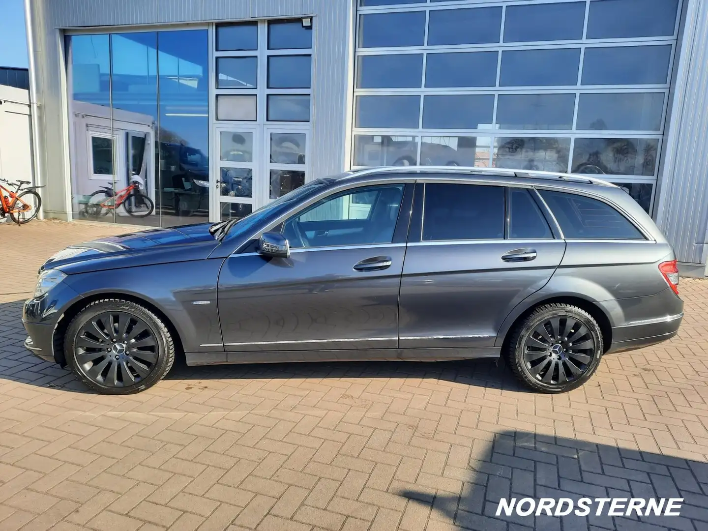 Mercedes-Benz C 220 C 220 CDI Avantgarde Automatik SHD Navi  Klima/BC Schwarz - 2