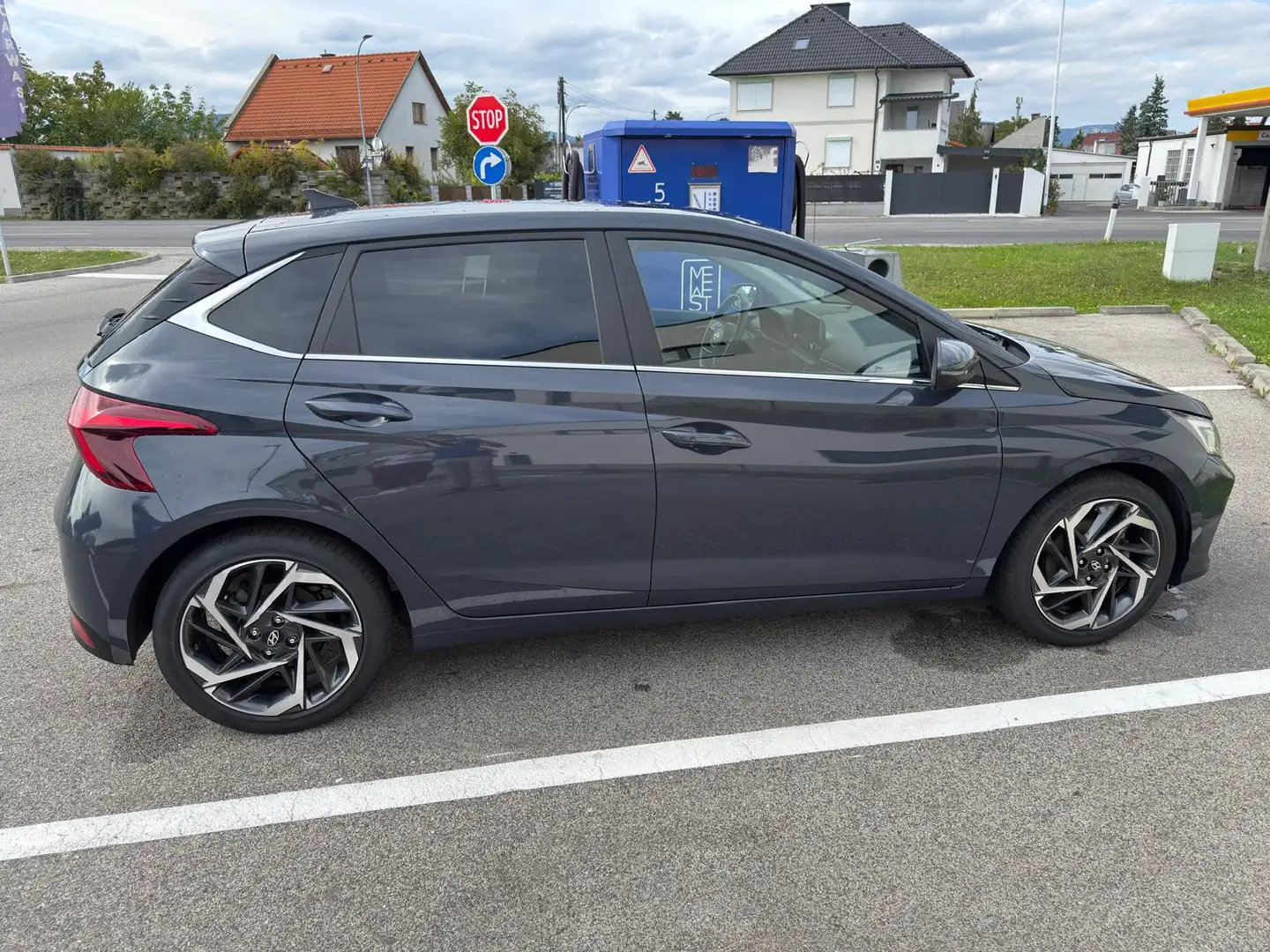 Hyundai i20 i20 1,0 T-GDI Trend Line DCT Trend Line Vollaussta Grau - 2