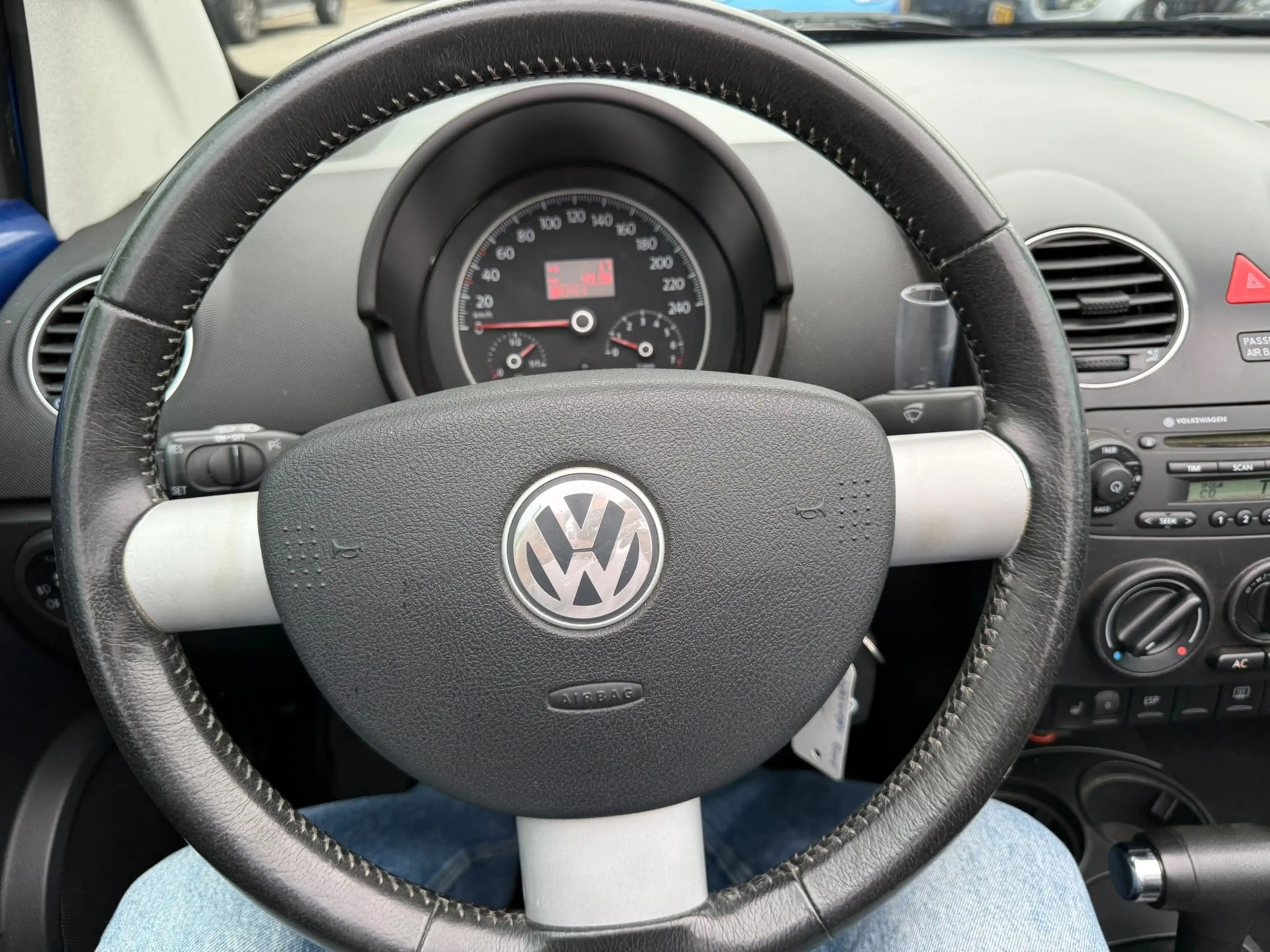Volkswagen New Beetle Cabriolet 2.0 Trendline, Automaat, Leder, Airco, A — photo 16