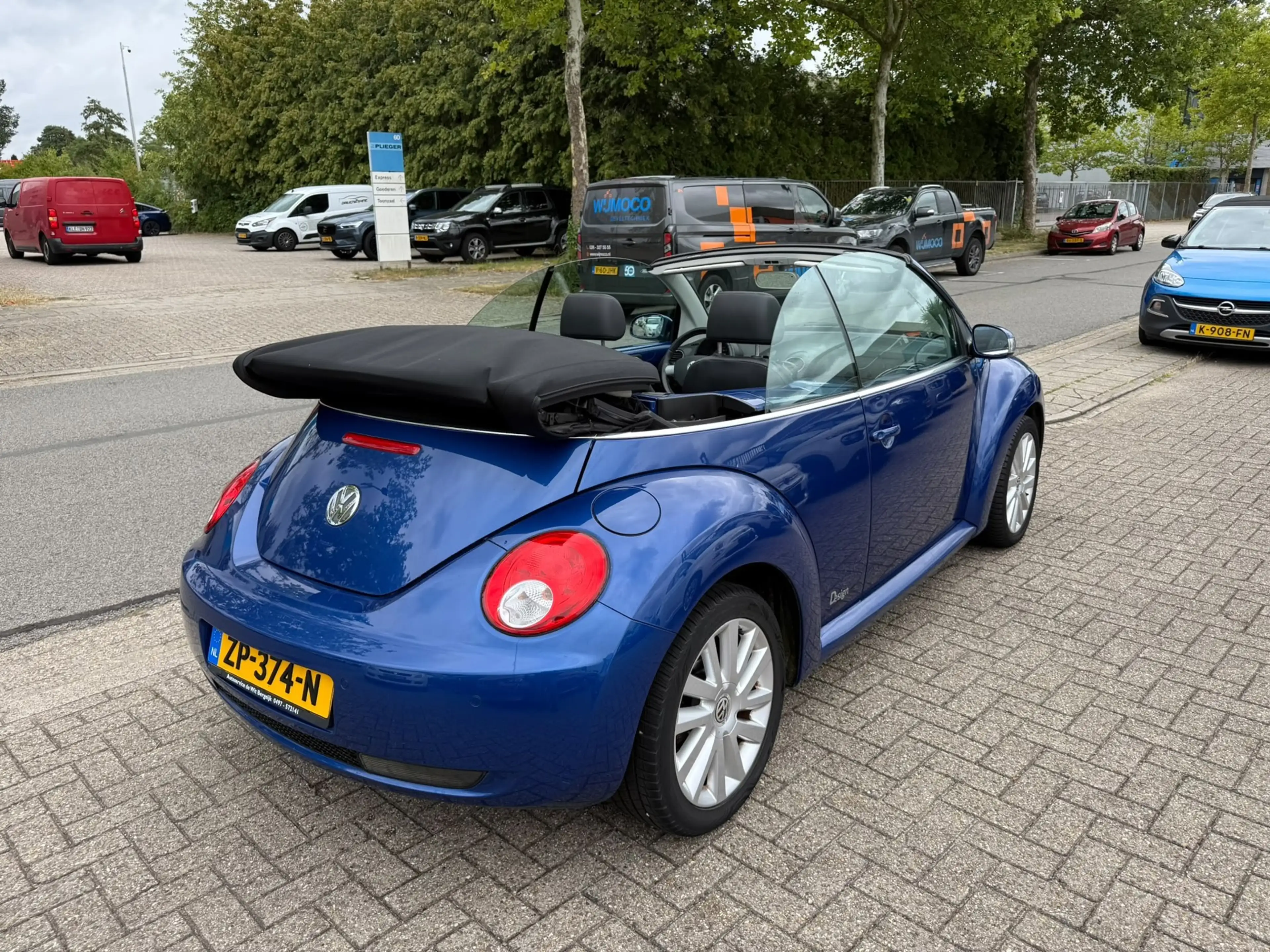 Volkswagen New Beetle Cabriolet 2.0 Trendline, Automaat, Leder, Airco, A — photo 2