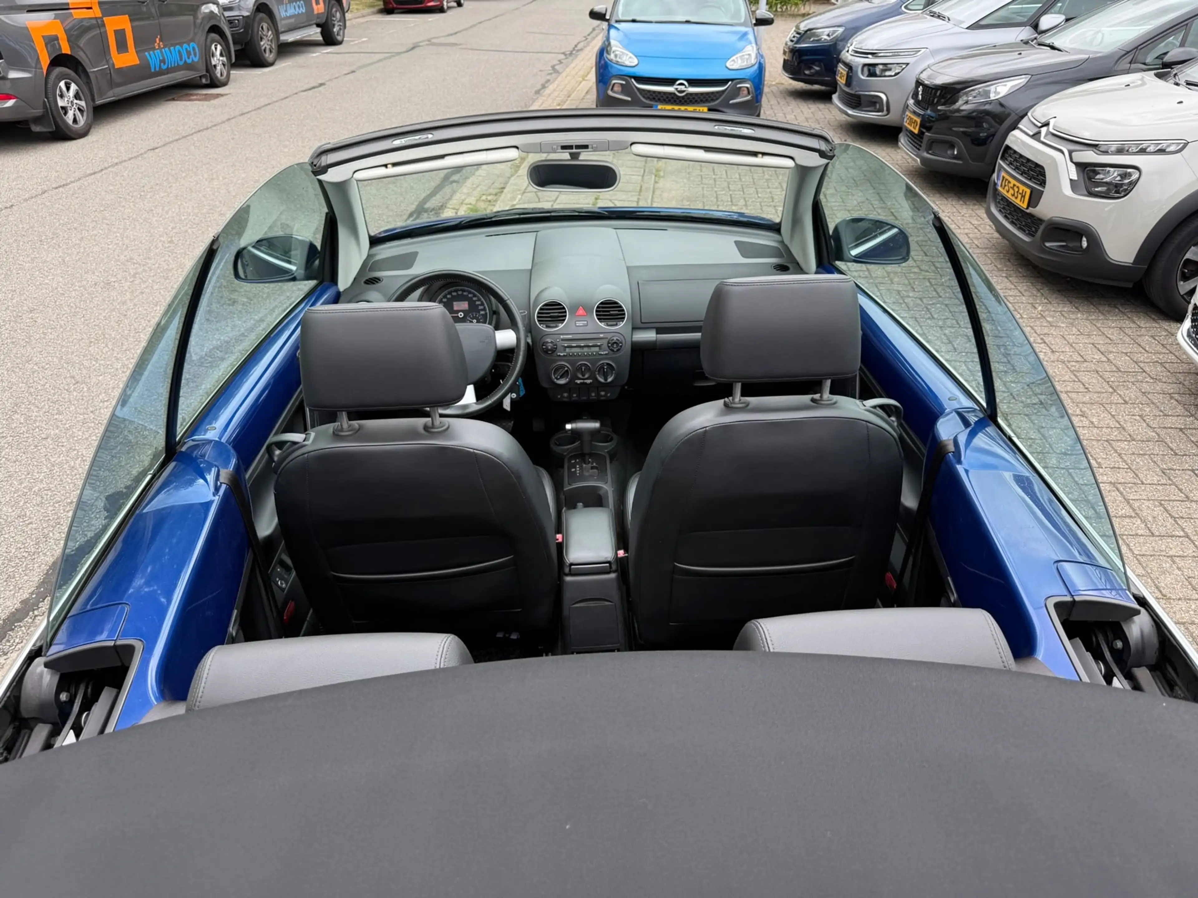 Volkswagen New Beetle Cabriolet 2.0 Trendline, Automaat, Leder, Airco, A — photo 3