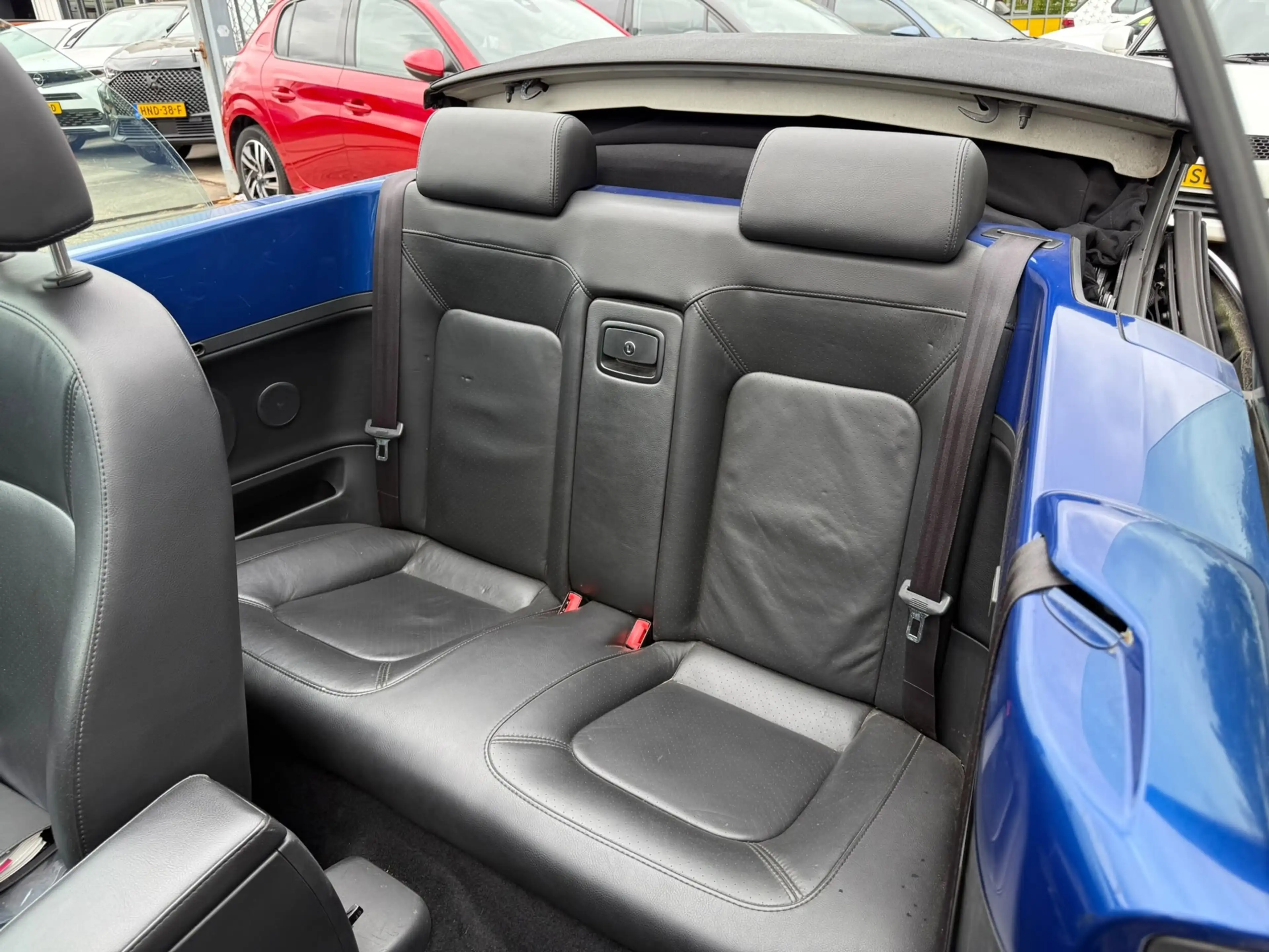 Volkswagen New Beetle Cabriolet 2.0 Trendline, Automaat, Leder, Airco, A — photo 11