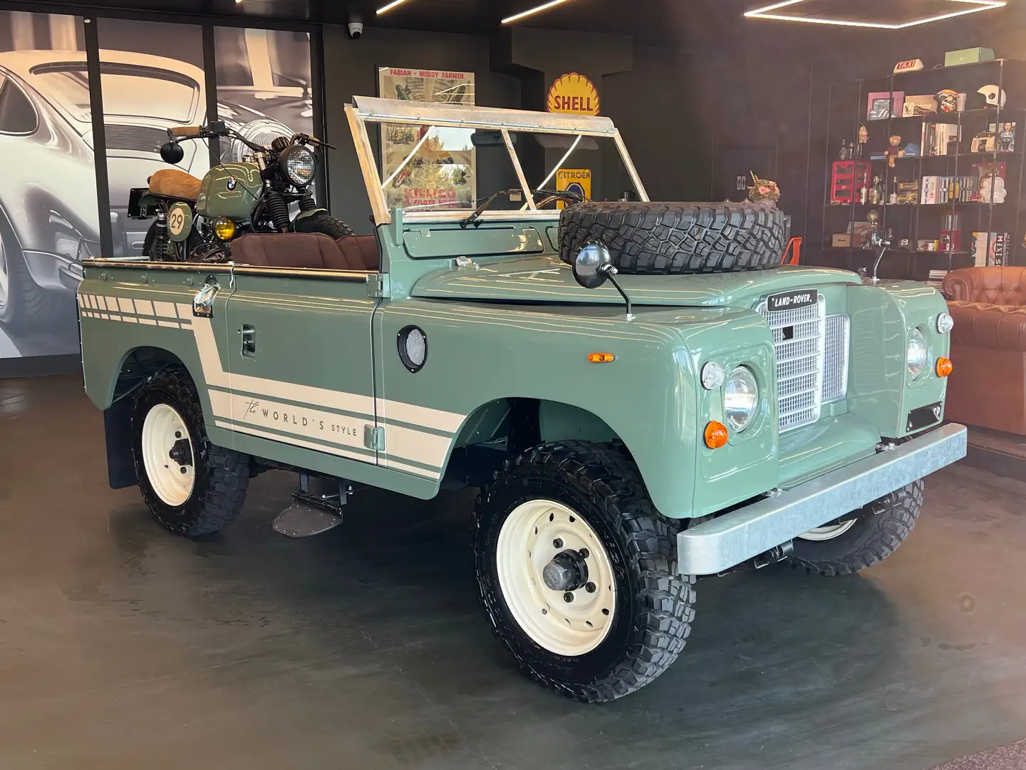 Land Rover Series 88 Soft Top e BMW R80 "The world's style" Vert - 2