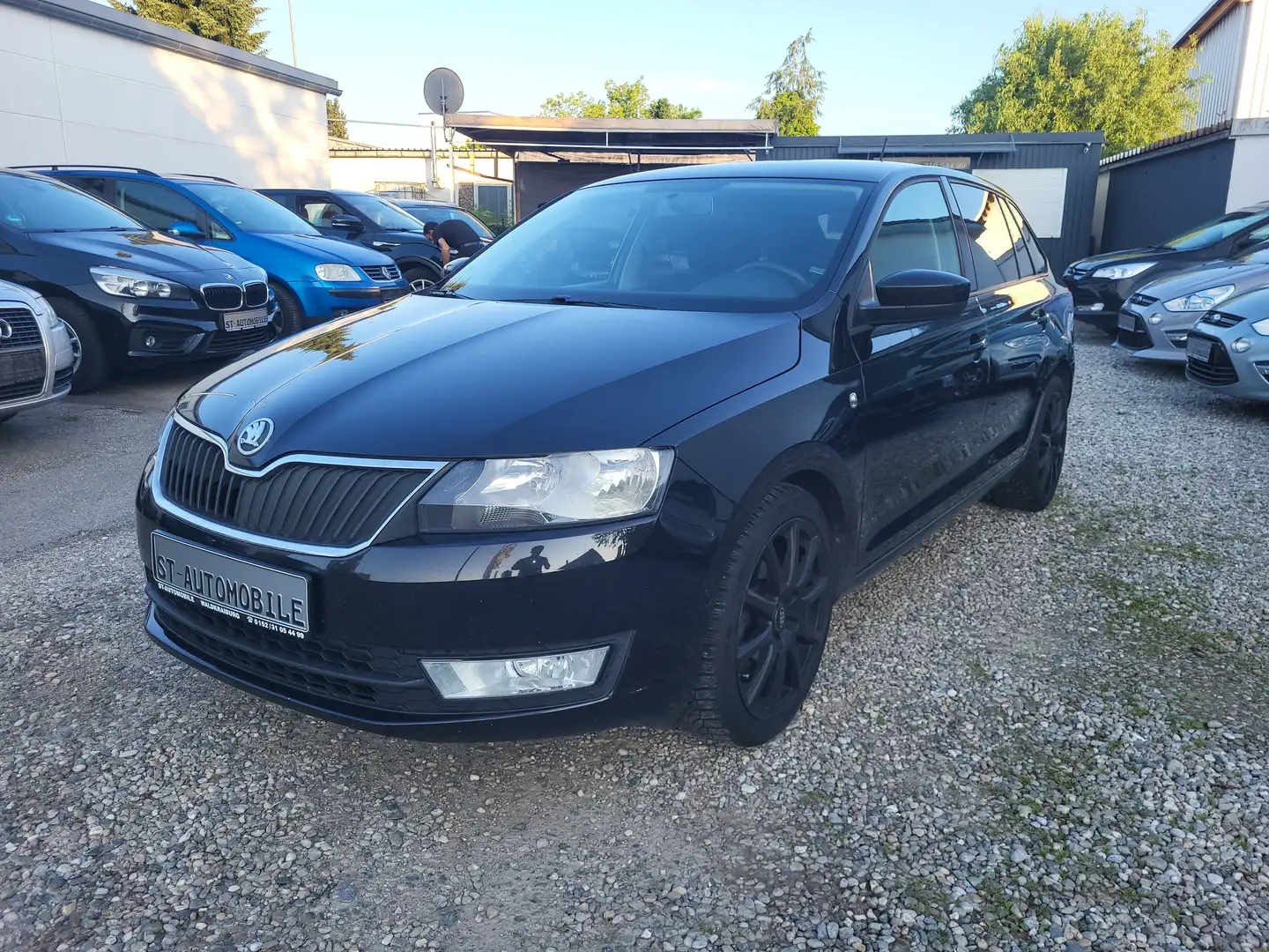 Skoda Rapid/Spaceback Ambition Schwarz - 1