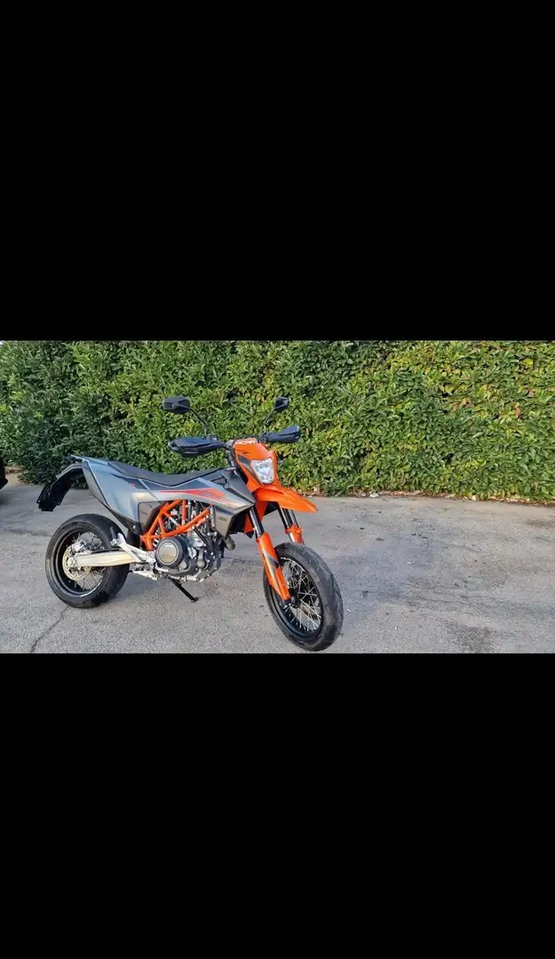 KTM 690 SMC R Stříbrná - 1
