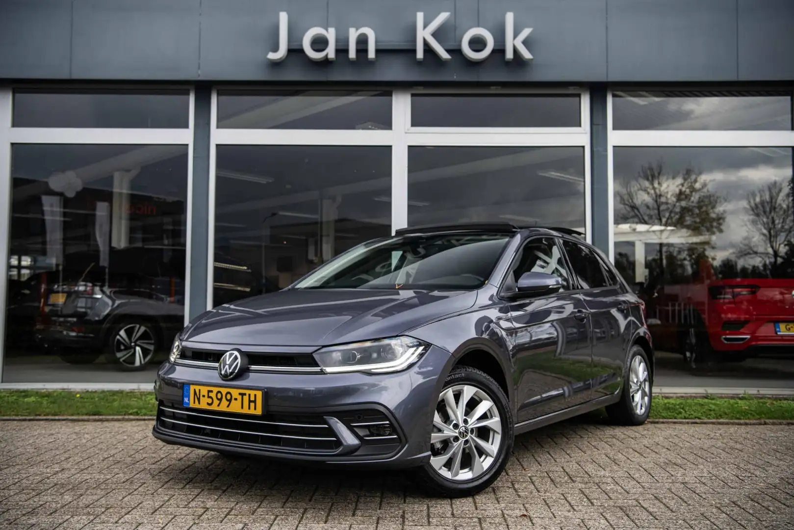 Volkswagen Polo 1.0 TSi 95 pk DSG-7 Style | Panoramadak | IQ-LED | Grijs - 1