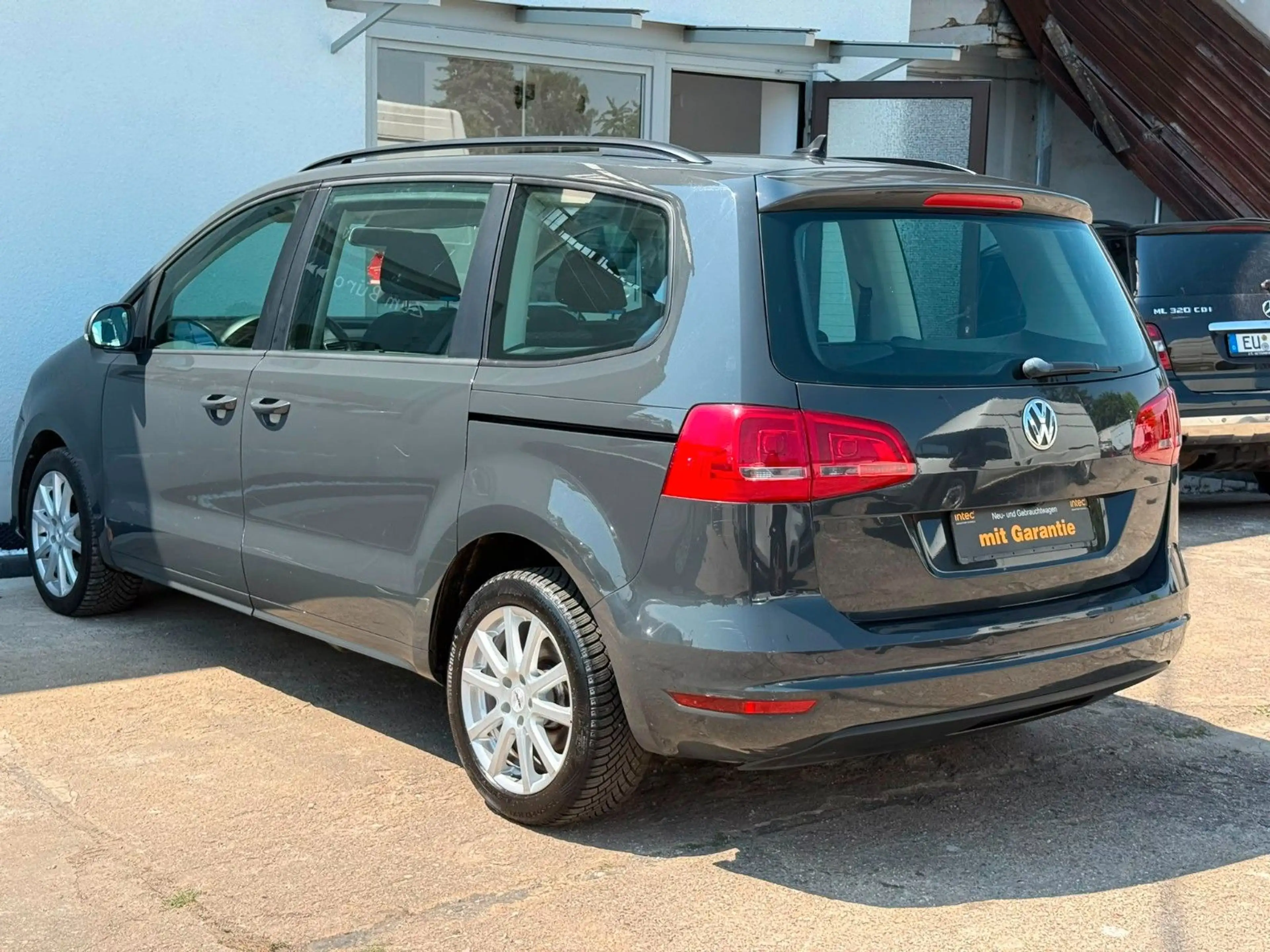 Volkswagen Sharan Trendline BMT*GARANTIE*TÜV-NEU*NAVI*KLIMA — photo 4