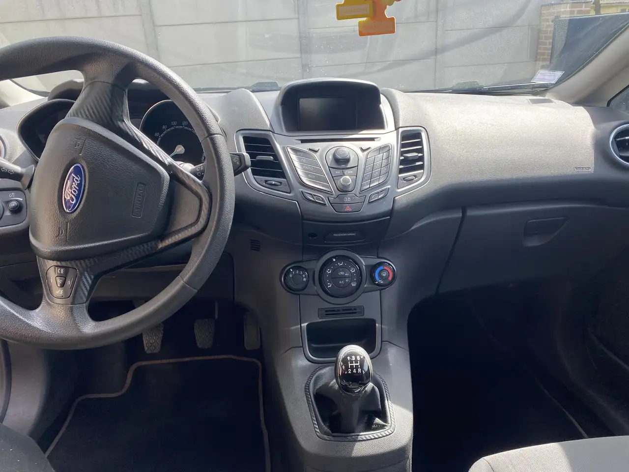 Ford Fiesta 3 portes — photo 8