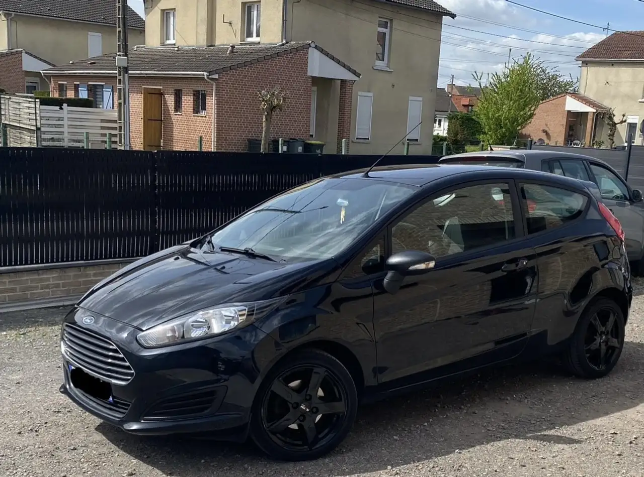 Ford Fiesta 3 portes — photo 2