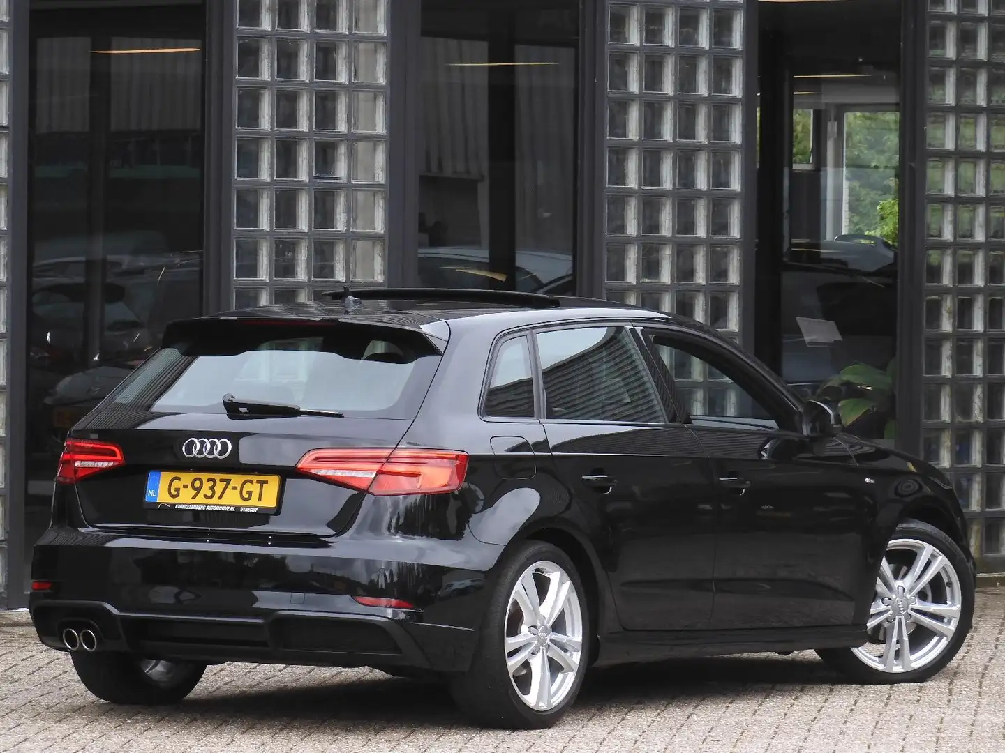 Audi A3 SPORTBACK 35 TFSI S-LINE/ PANORAMADAK/ VIRTUAL DAS Schwarz - 2
