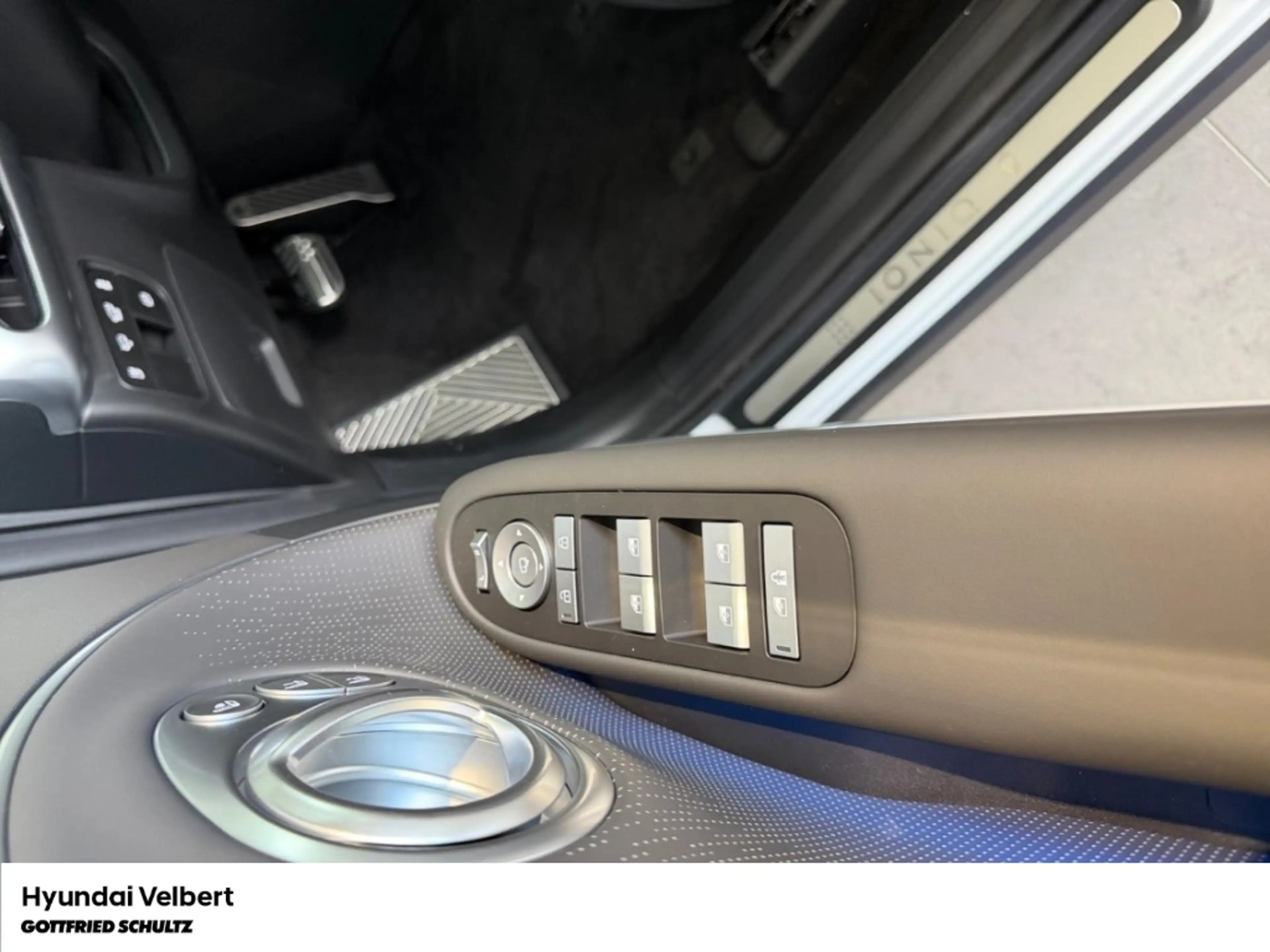 Hyundai IONIQ 9 UNIQ Allrad 7-Sitzer 110 kWh 307 PS 0 25% Versteue — photo 9
