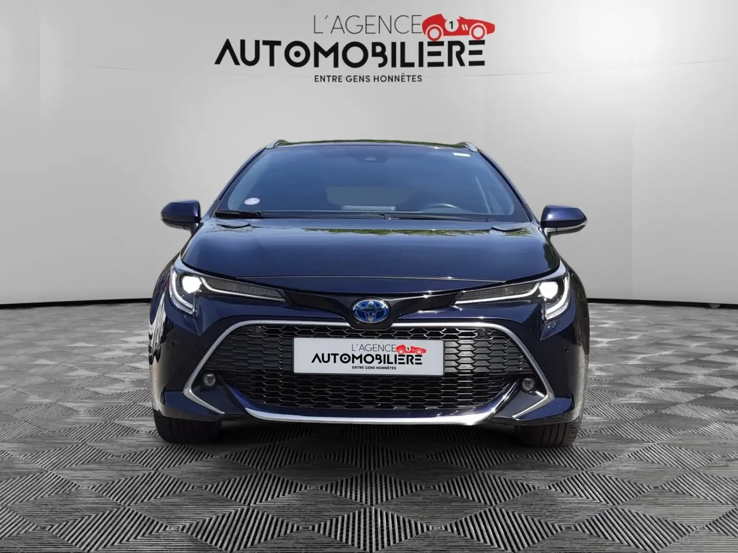 Toyota Corolla Break 2.0 Hybrid Premium e-CVT/ Garantie 12 mois Blauw - 2