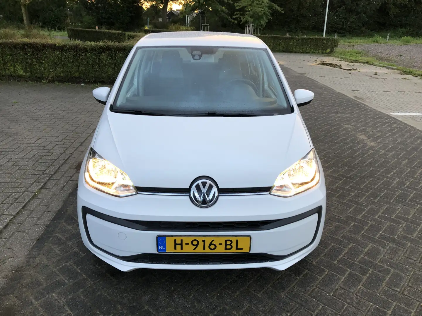 Volkswagen up! 1.0 BMT move up! Airco Cv Led App Btw Nap Wit - 2