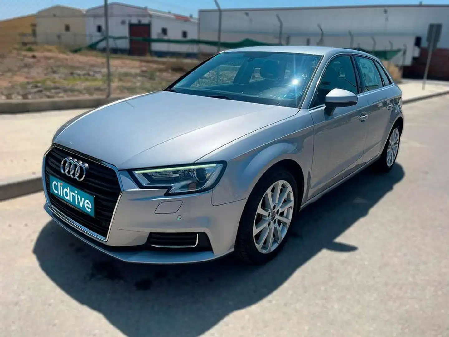 Audi A3 Sportback 1.6TDI Design Edition 85kW Gris - 2