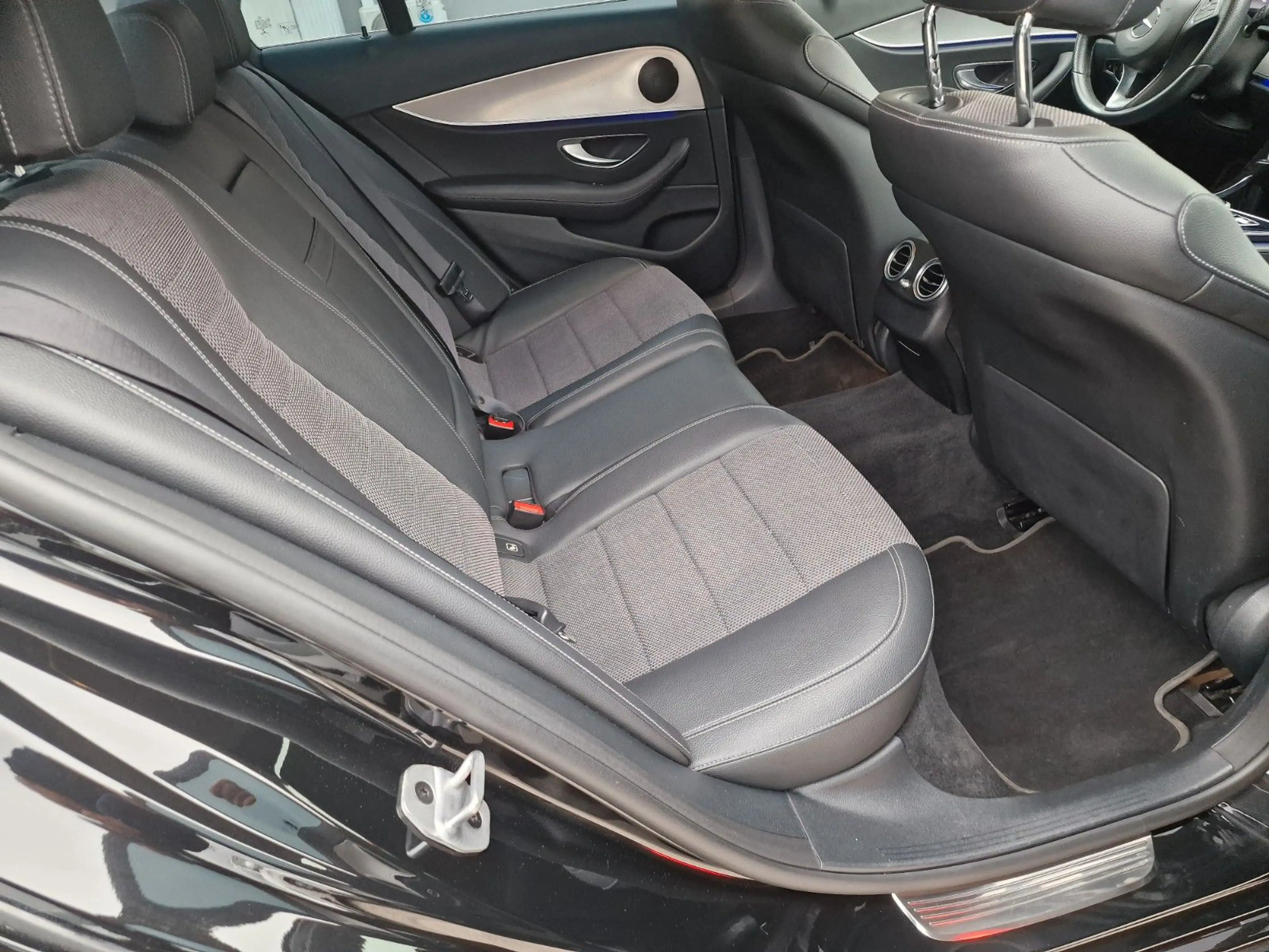 Mercedes-Benz E 220 E Limousine E 220 d,Amg-line, Kamera, Navi — photo 9