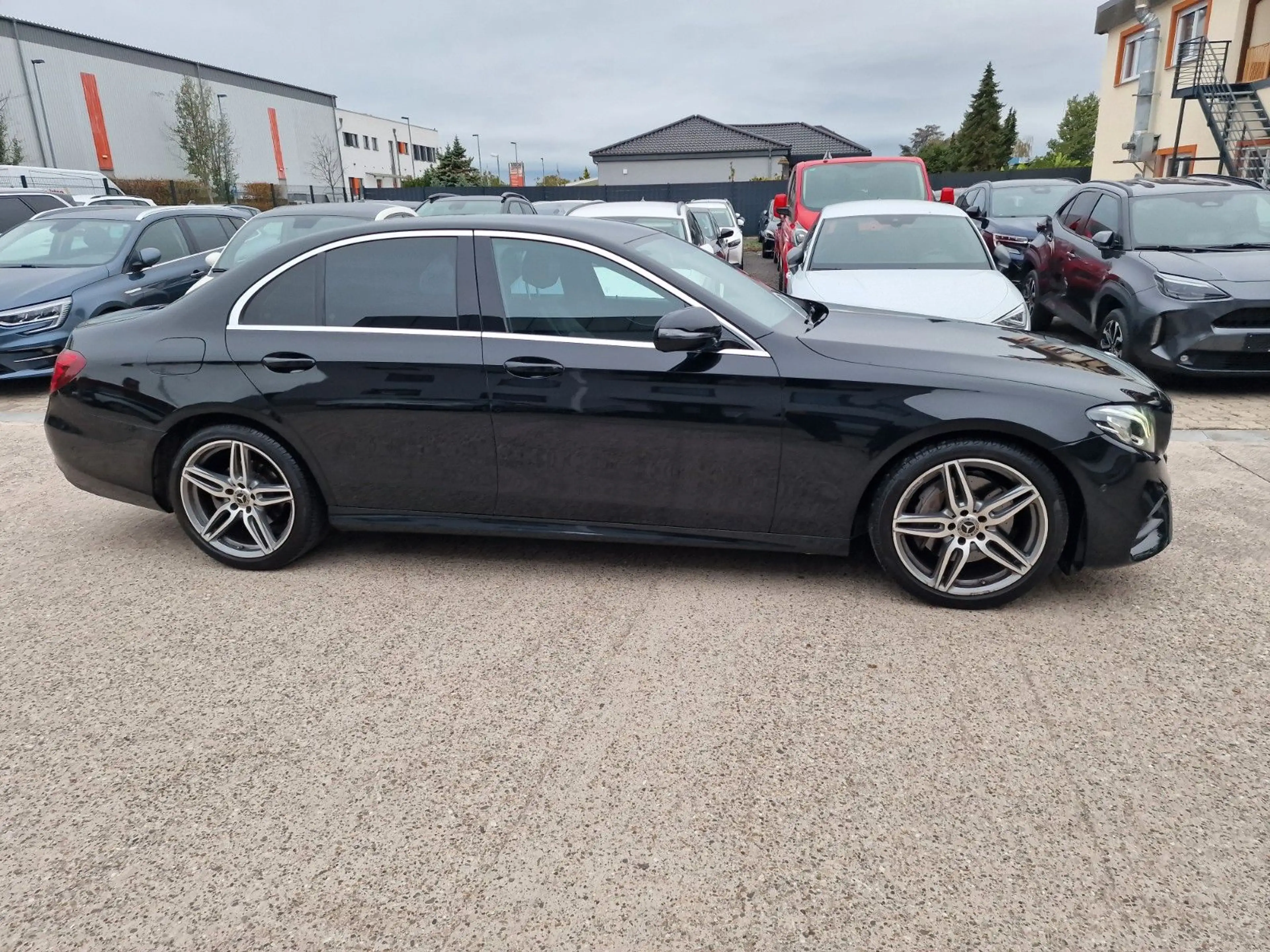 Mercedes-Benz E 220 E Limousine E 220 d,Amg-line, Kamera, Navi