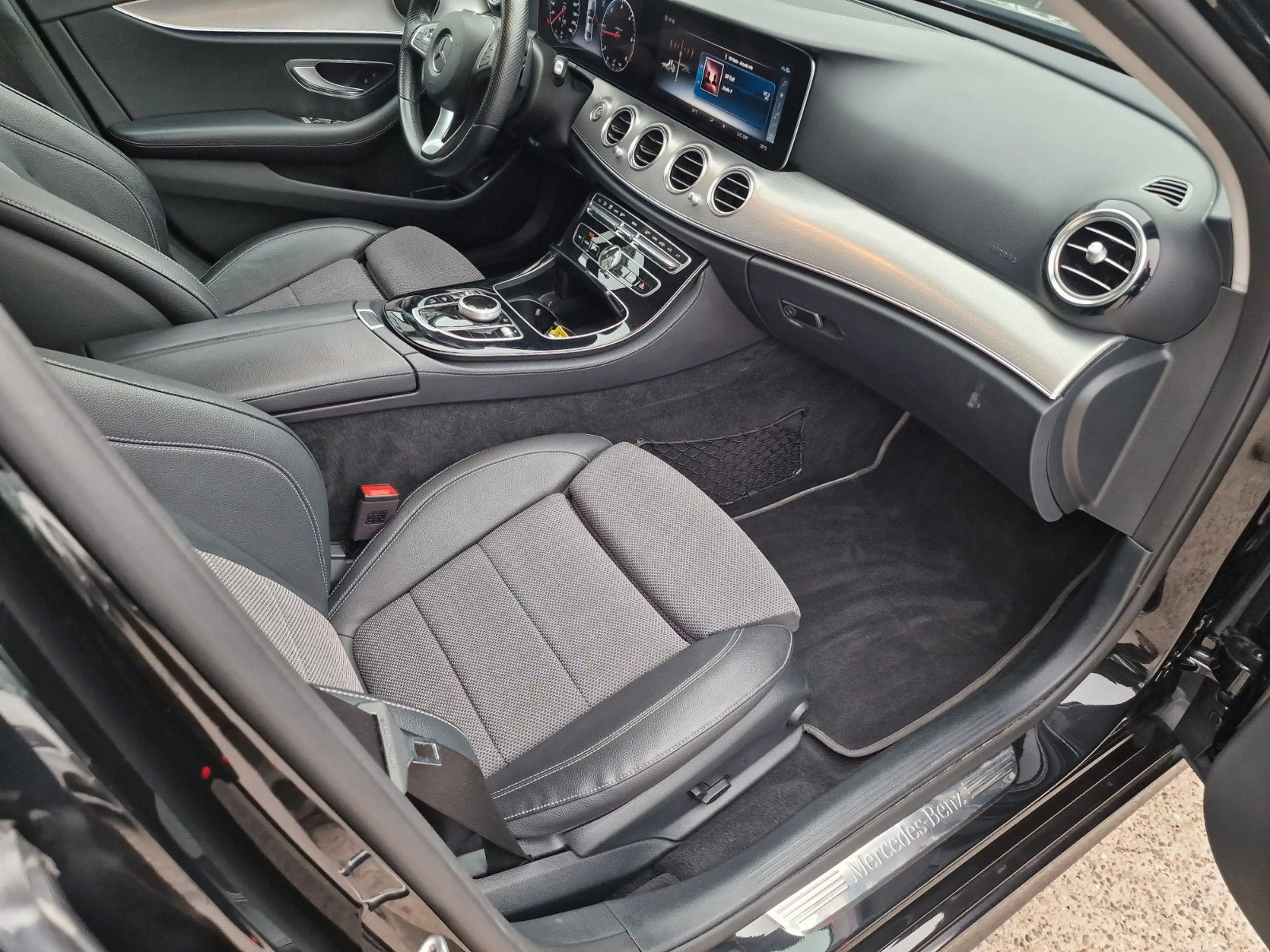 Mercedes-Benz E 220 E Limousine E 220 d,Amg-line, Kamera, Navi — photo 8