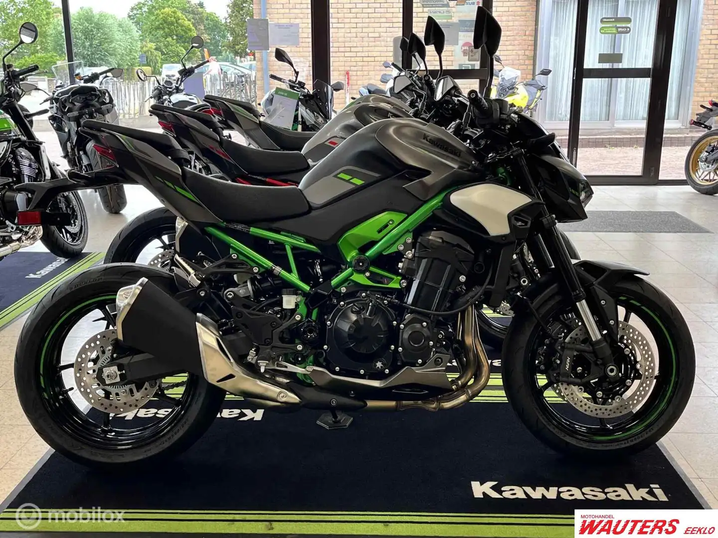 Kawasaki Z 900 Zwart - 2