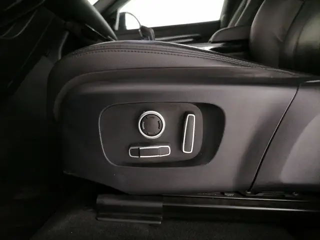 Land Rover Range Rover Evoque view 29